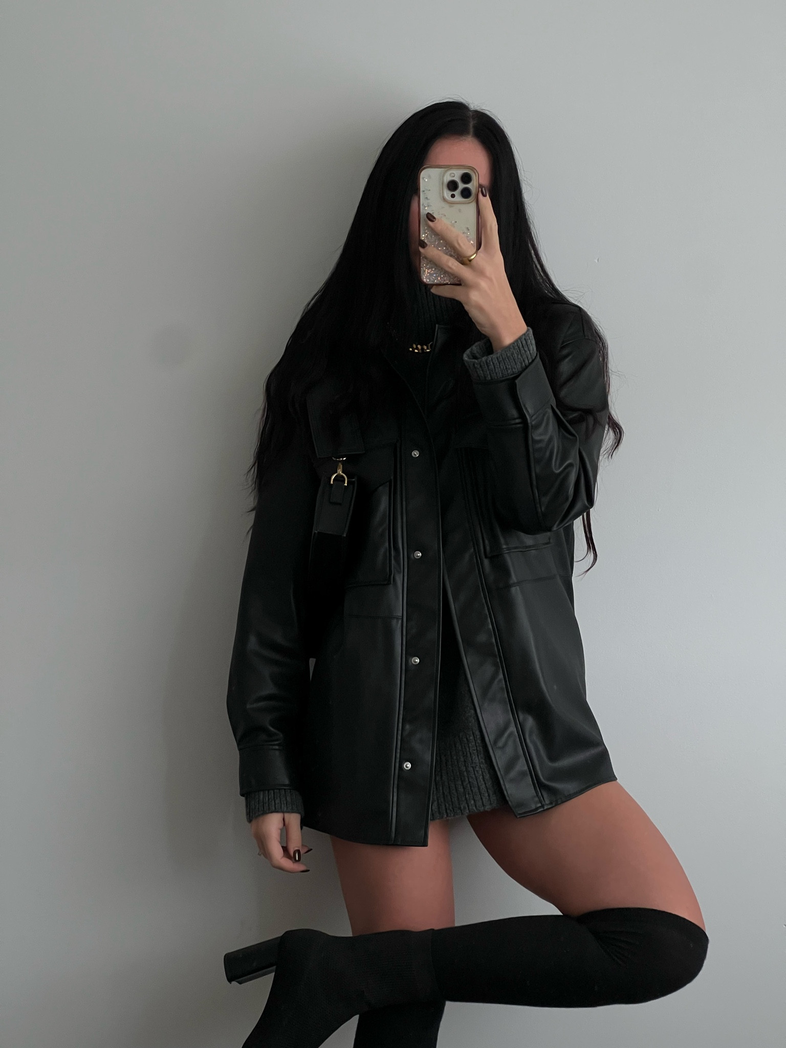Another way to style an oversized sweater with leather shorts, leather shirt and jacquemus bag 

#LTKstyletip #LTKGiftGuide #LTKSeasonal