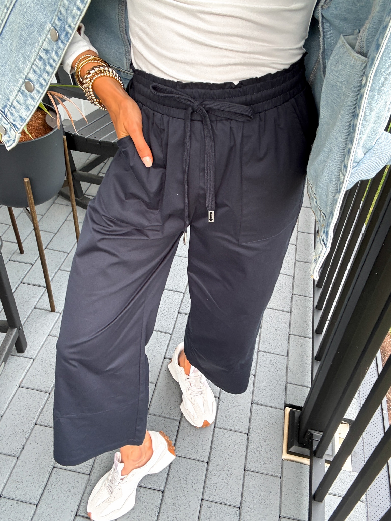 Scroll to shop. Comfy travel pants. Wearing my true to size. Follow for more.

#LTKmomlife #LTKgrwm #LTKootd