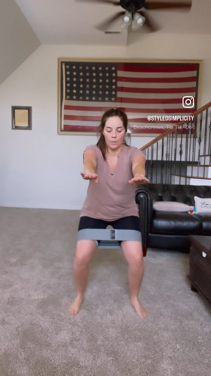 Those booty gains tho 😅 Comment LINK and I’ll send you these band details to your DMs!

As a SAHM of 4 and one being a NEWBORN, I’ve had to get my workouts in when I can but I GET IT DONE!  These resistance bands have helped me gain my booty back after having my baby! They are a fabric material so they don’t slip, slide or fold! No more rubber bands for me! These compression shorts w/ pockets are also my fav!  

#bootyworkout #bootybands #bootygainz #workout #workoitmotivation #momfitness #mombod #postpartumworkouts #momlife #newbabyday #lifestyle #lifewithkids #getinshape #getitdone #healthylifestyle #workoutroutine #bands #resistancebands #postpartumbody #amazon #amazonfinds #amazonfitness

#LTKfitness #LTKfindsunder50 #LTKmidsize