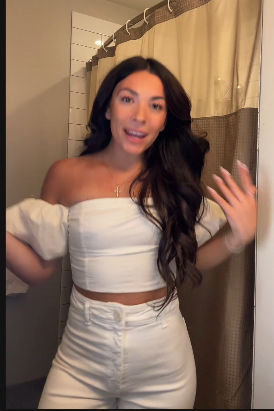 Top: XS
shoes: TTS
jeans: 4(small)

#LTKwedding #LTKshoecrush #LTKsalealert