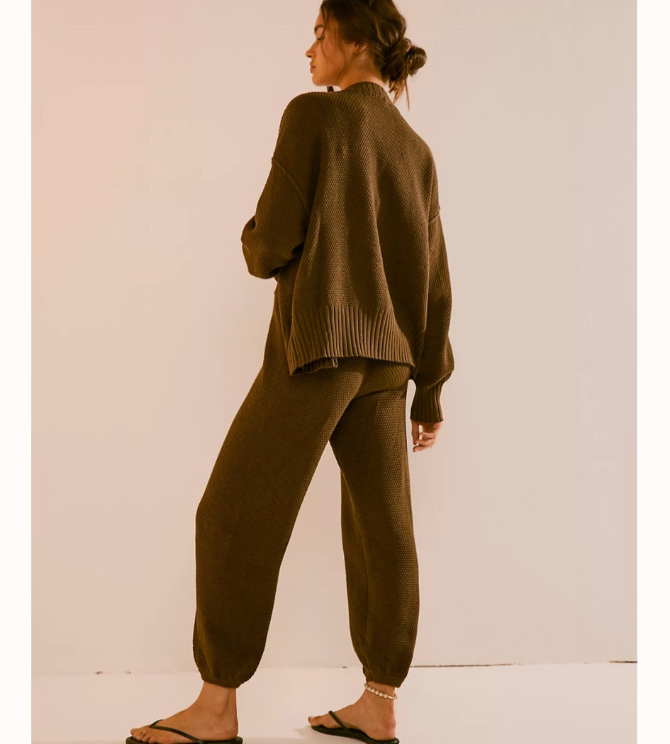 My FAVORITE easy outfit. Available in 17 colors 