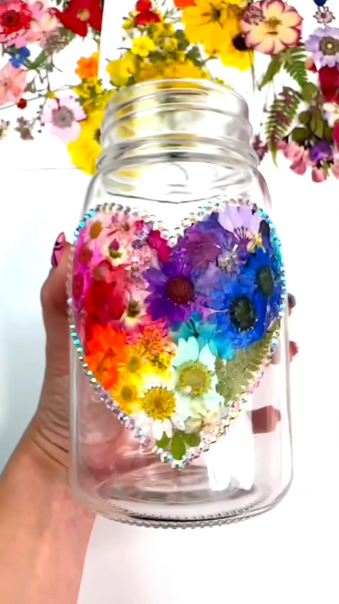 How to make pressed flower jars. Full tutorial on my website: 
https://colormadehappy.com/pressed-flower-jars/