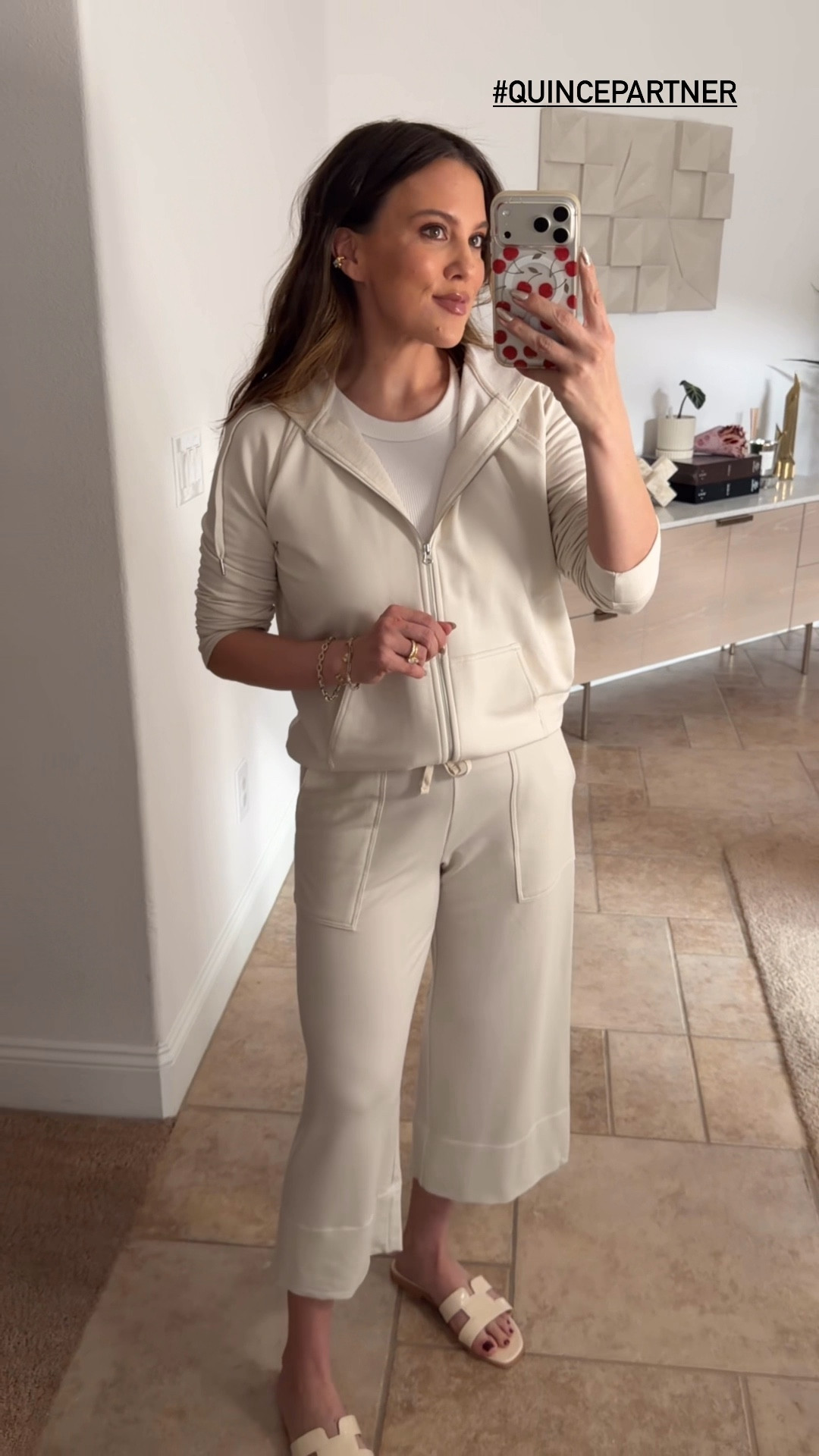 #QuincePartner This pale yellow cardigan from Quince is the perfect layer for spring. Lightweight, soft, and easy to throw over everything from denim to dresses! Plus it comes in 10 other colors — I’m obsessed. @onequince 