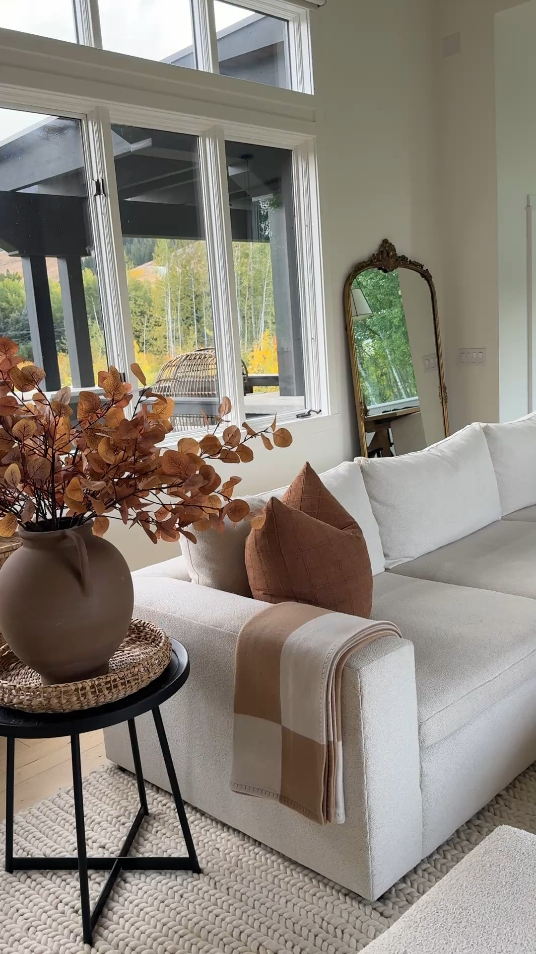 Cozy fall living room details🍂

Home decor

#LTKHome #LTKSeasonal