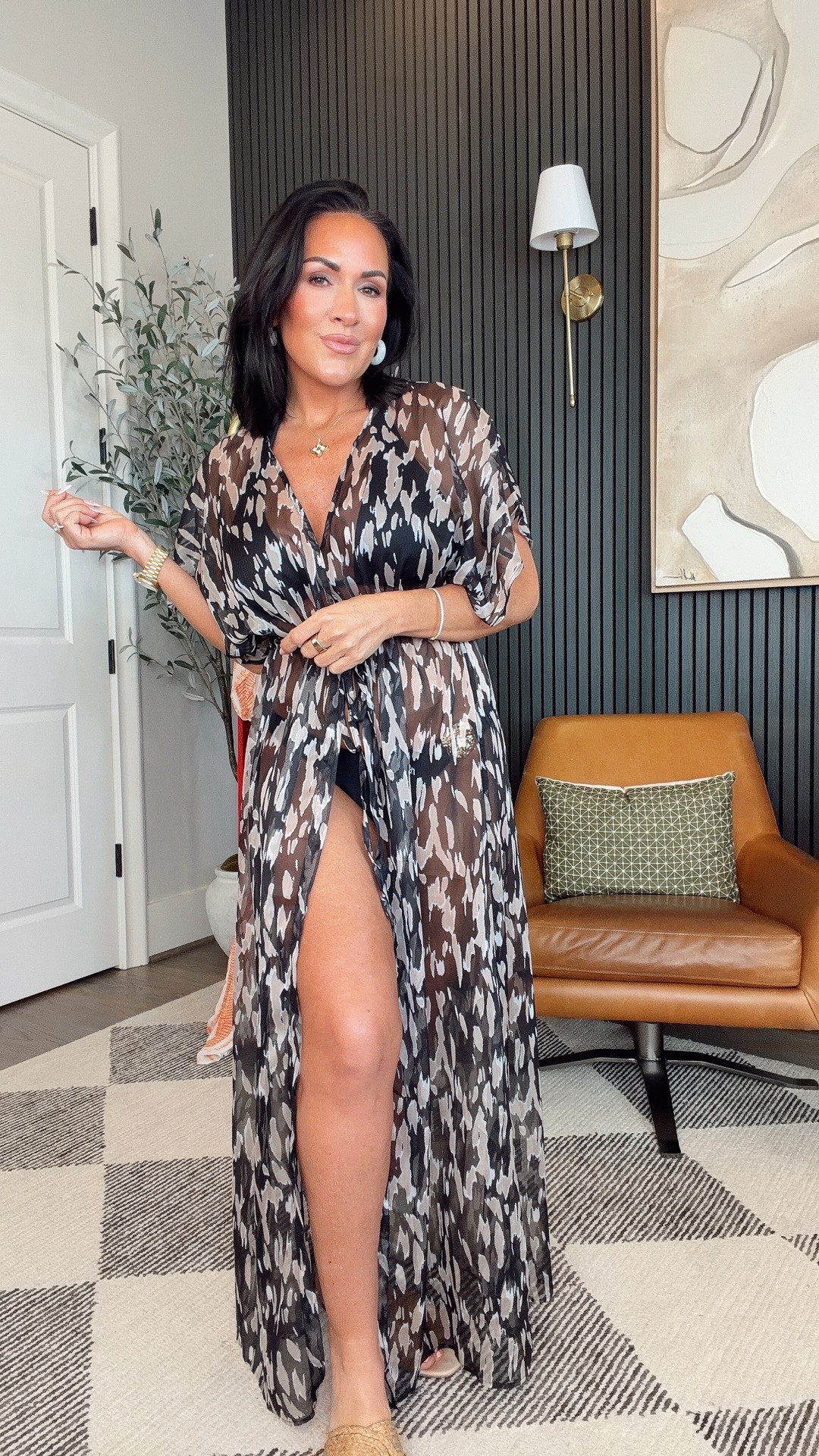 This @cupshe coverup is giving rich, effortless vibes 🤎

The print, the flow, the overall feel… it’s one of those pieces that makes your whole look feel more styled without trying too hard ✨

Use code TUCKER
15% off $70+ or 20% off $135+

5’2” | 130 lbs | 25” waist | 34DD bust | XS bottoms | Medium tops | Small coverups

#cupshe #cupshepartner #VacationStyle #ResortWear
