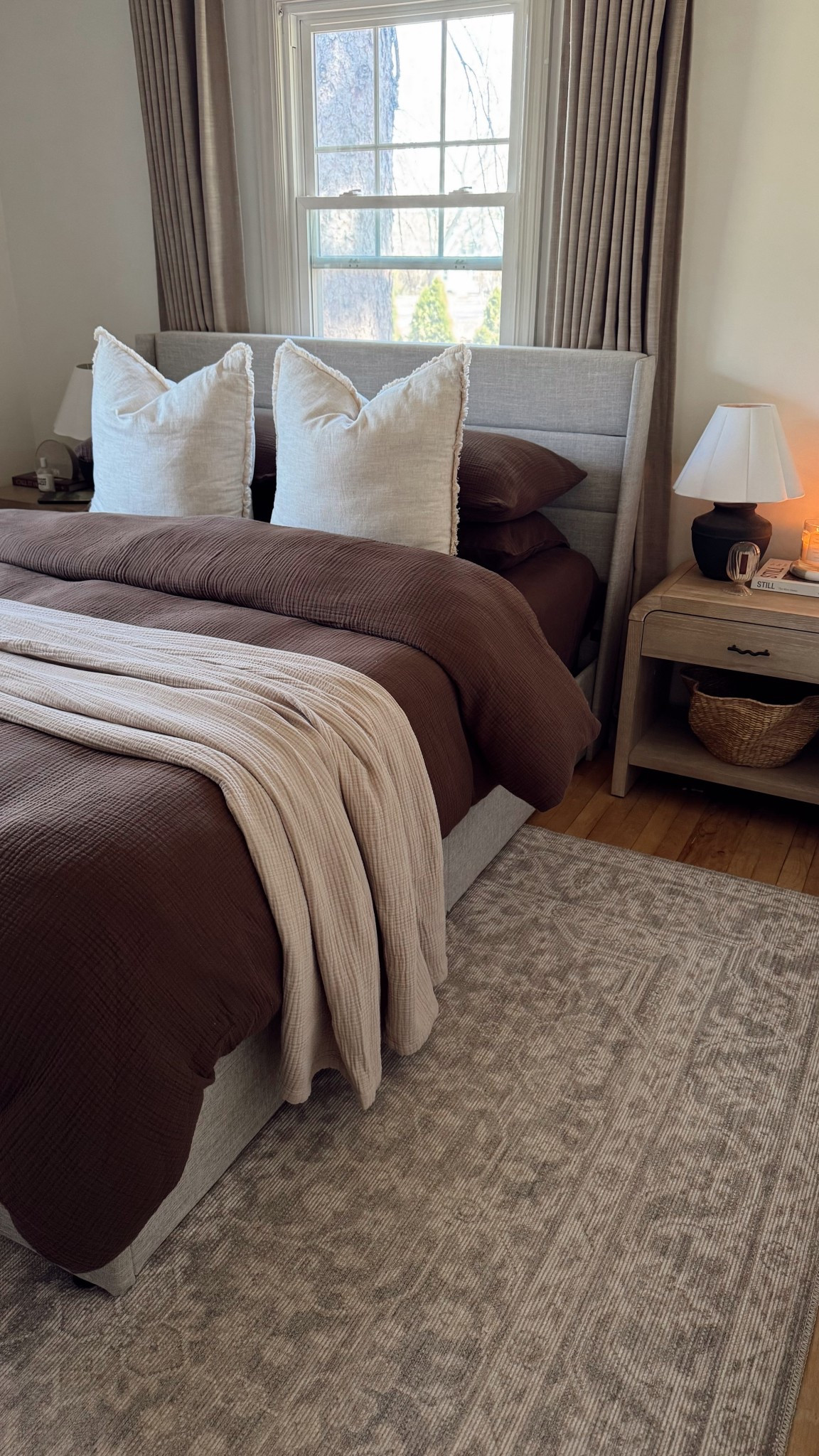 this weeks cozy bedding combo 🧸✨☁️ 


bedding, bedding combo, quince bedding, cozy bedding, fluffy bedding, bedroom, brown bedding, linen bedding