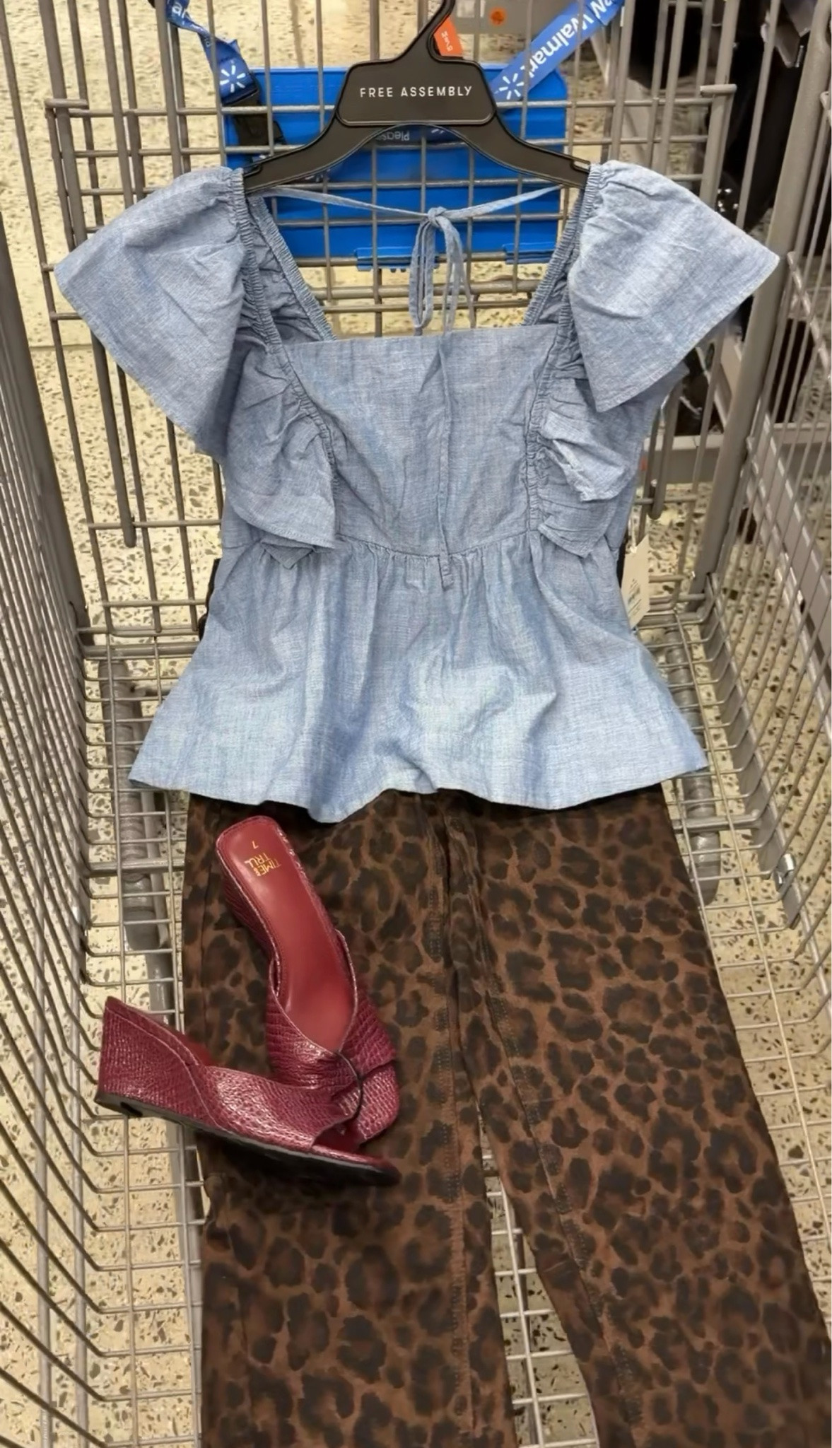 Walmart early fall outfit idea with these leopard jeans, chambray shirt and burgundy wedges. #walmartfashion