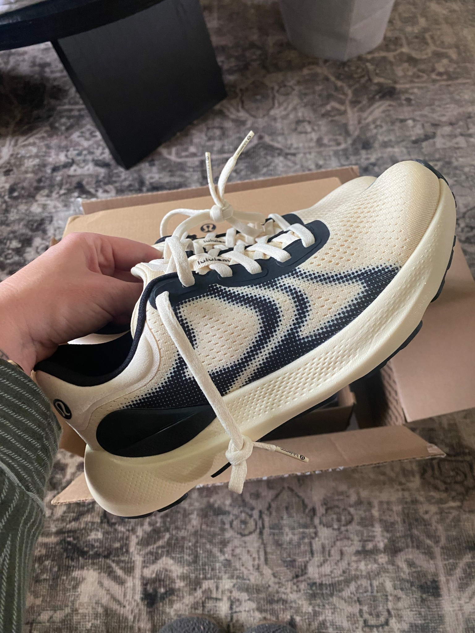 This color way currently sold out but it came back fast so watch for it. Their stunning 😍 and super comfortable!

#LTKActive