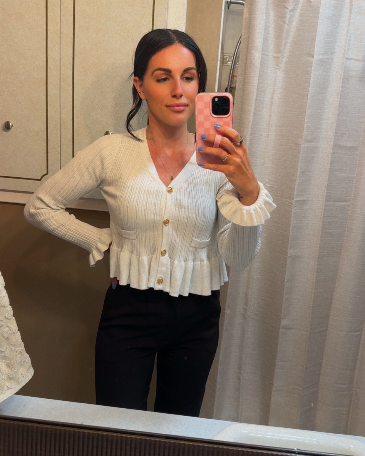 OBSESSED with this girly summery top. Perfect for work of date night. 



#LTKFindsUnder50 #LTKStyleTip #LTKSummerEdit