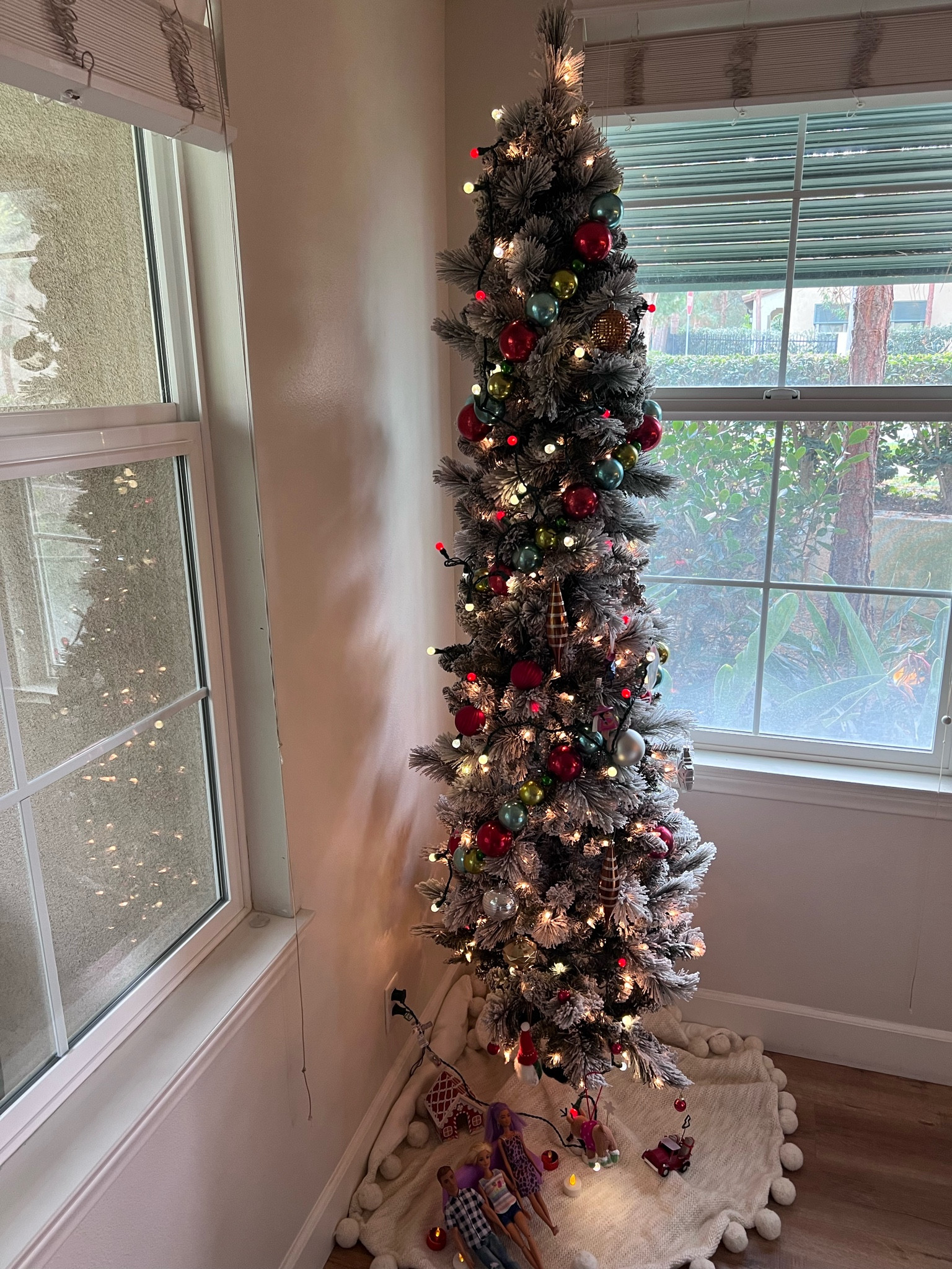 Festive Christmas Tree 🎄 

Slim Tree| Xmas Tree| Christmas Tree| Modern Xmas Tree| Holiday 2022| xmas decorations| holiday decoration| christmas decoration| fun decoration| white tree 



#LTKSeasonal #LTKHoliday #LTKfamily