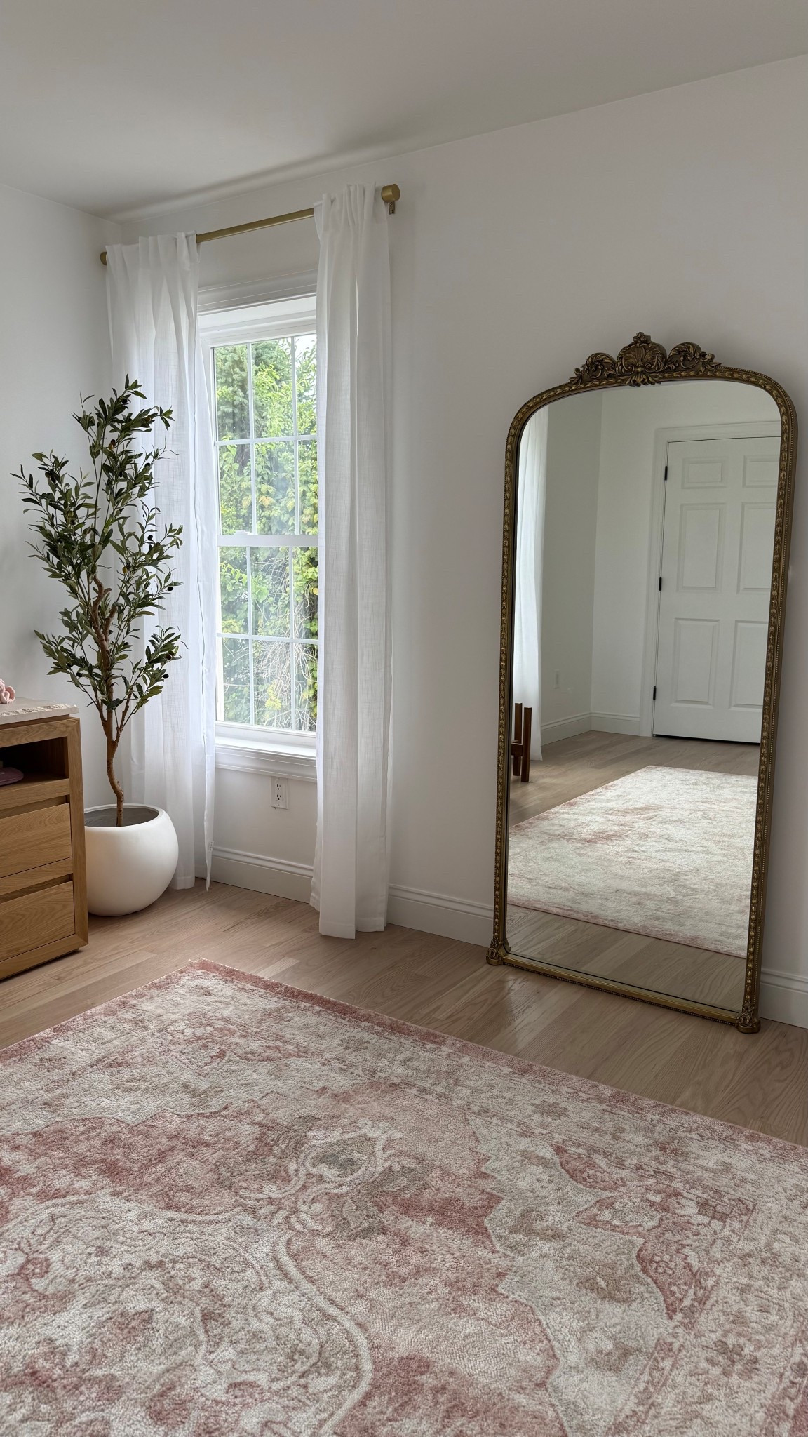 mirror in my beauty room link🤎

#LTKHoliday #LTKHome #LTKGiftGuide