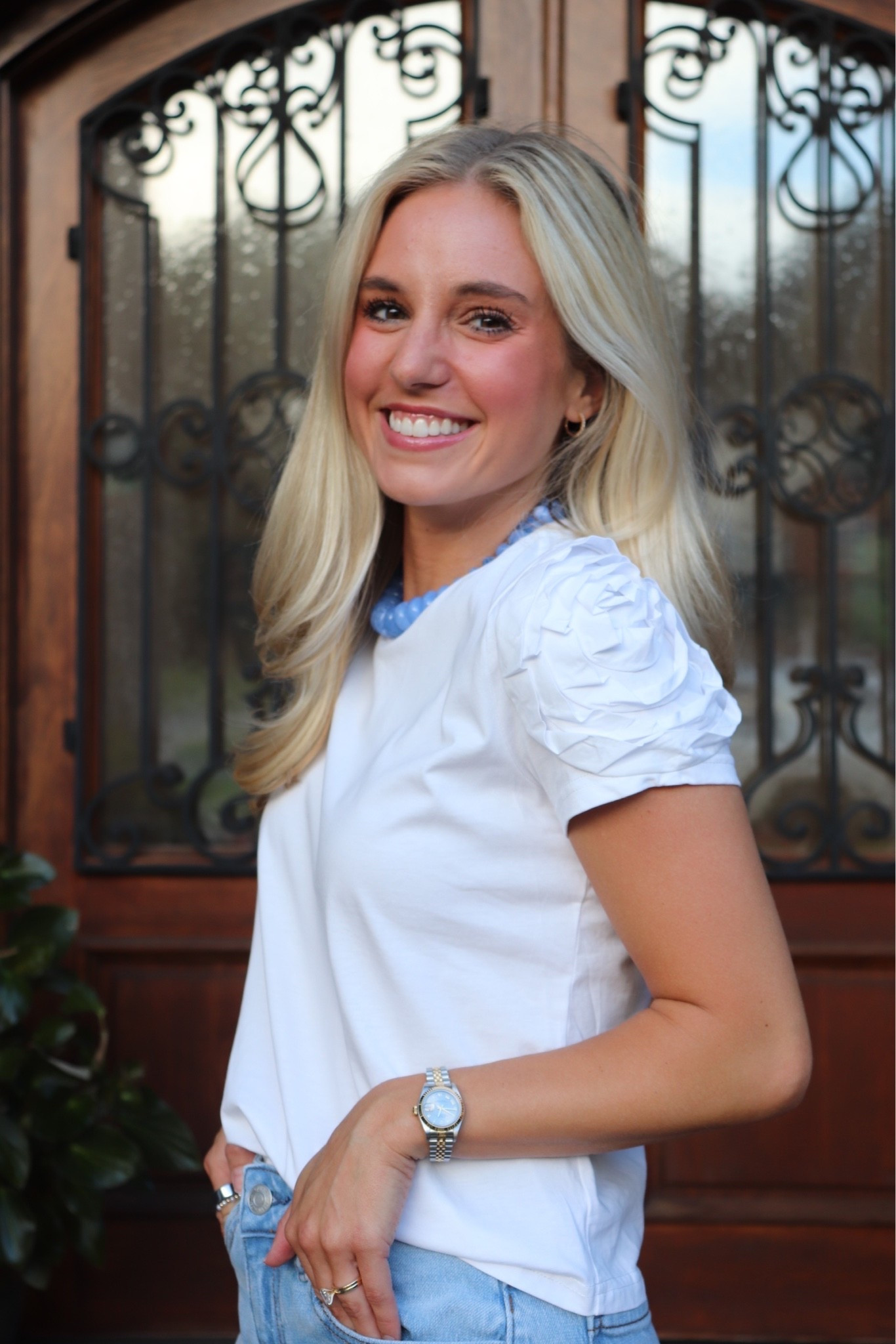 A simple white tee with floral detailing on the sleeve!!😍

#LTKootd #LTKWorkwear #LTKgrwm