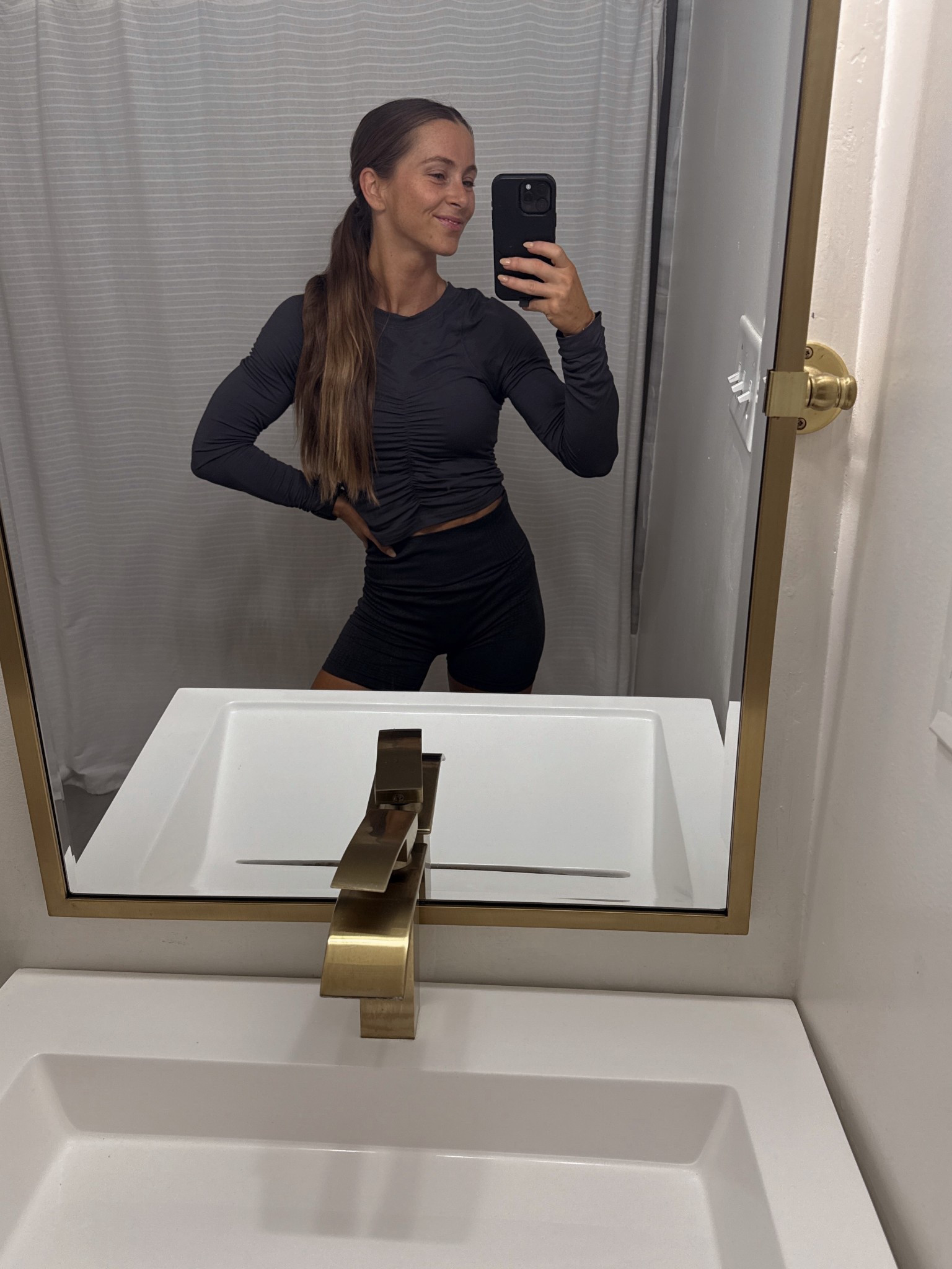 $10 Amazon activewear 

#LTKActive #LTKFindsUnder50 #LTKSaleAlert