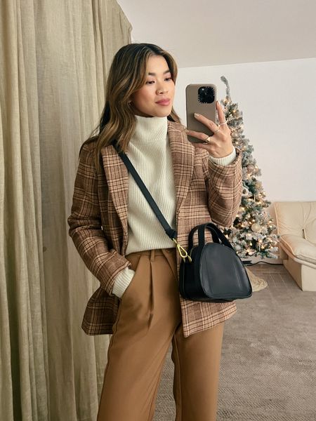 Madewell sweater layered under an Abercrombie wool blazer and tailored pants with Madewell black heeled booties!

Top: XXS/XS
Bottoms: 00/0
Shoes: 6

#winter
#winteroutfits
#winterfashion
#winterstyle
#holiday
#giftsforher
#abercrombie
#madewell


#LTKSeasonal #LTKHoliday #LTKstyletip