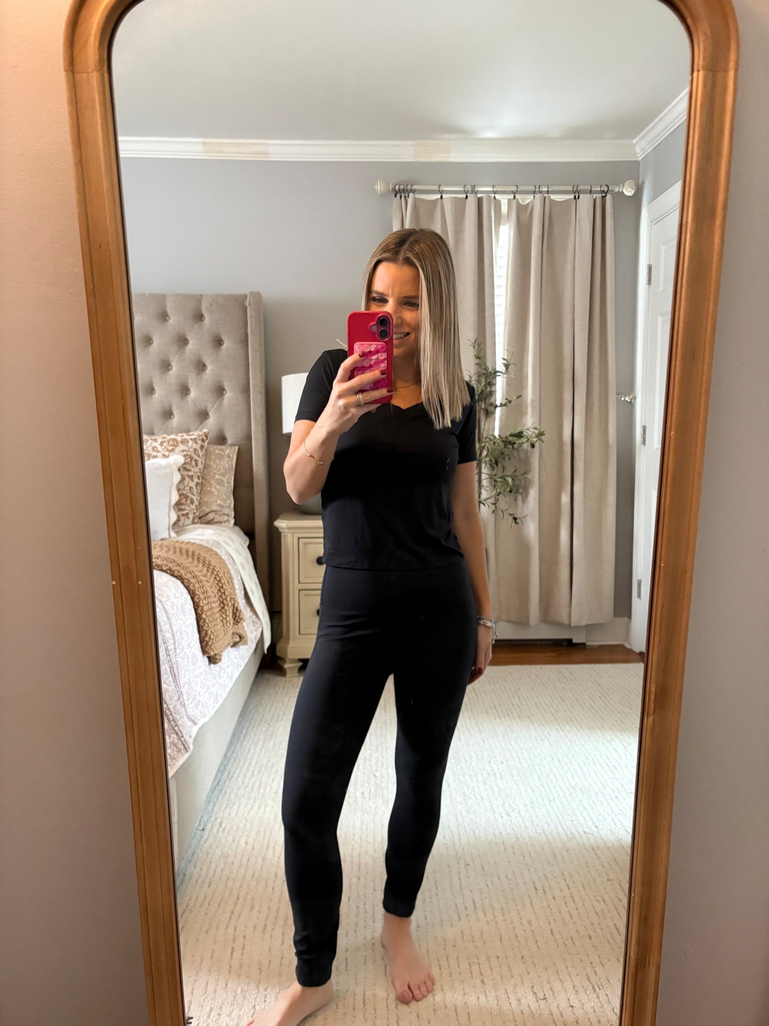 Active top that comes in a 3 pack/ so soft and not tight, the overall fit is so good! 

#LTKActive #LTKFindsUnder50 #LTKfitnessgoals