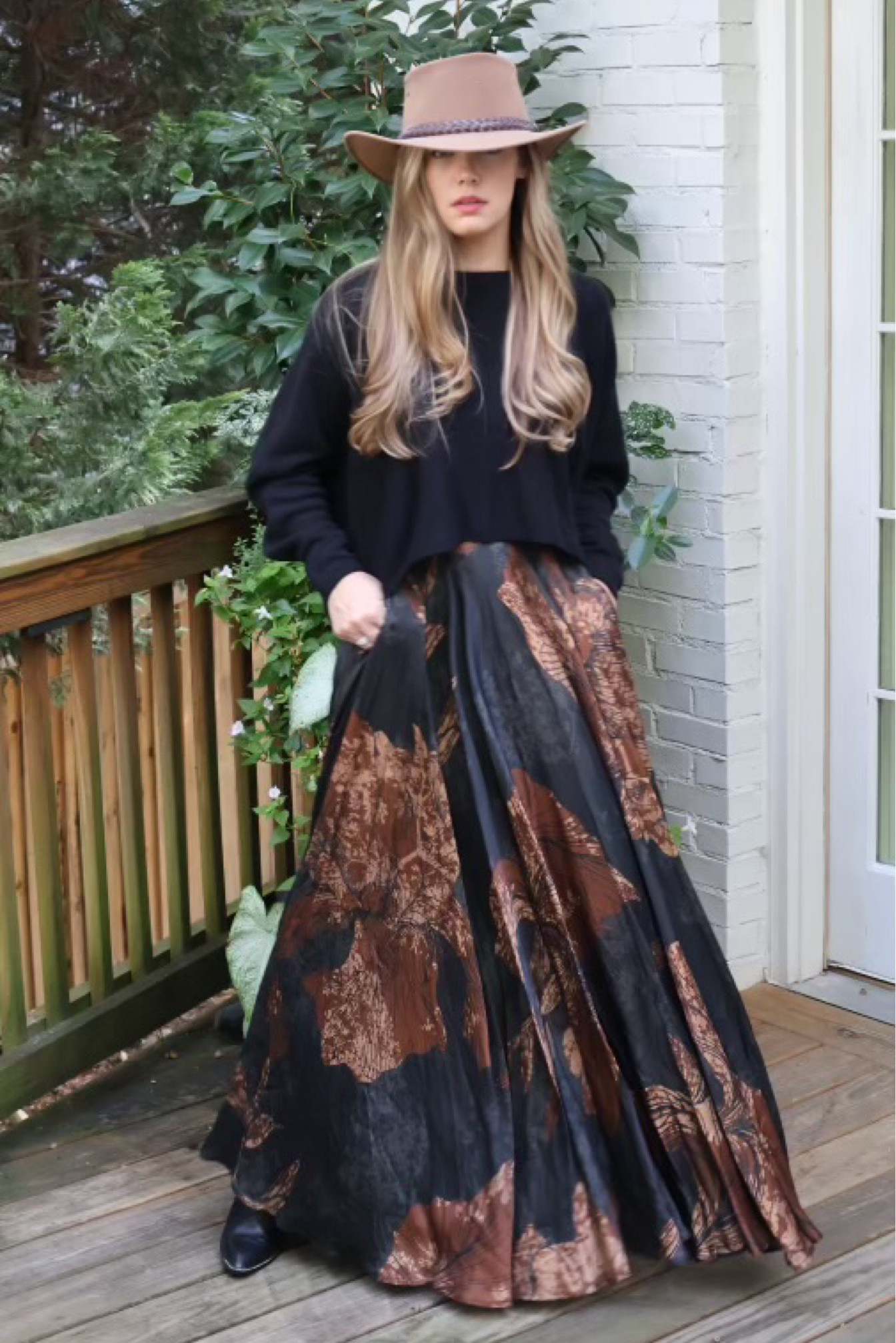 The maxi skirt that’s on constant rotation with the black knot sweater that’s universally flattering and so incredibly comfortable  

#LTKSeasonal