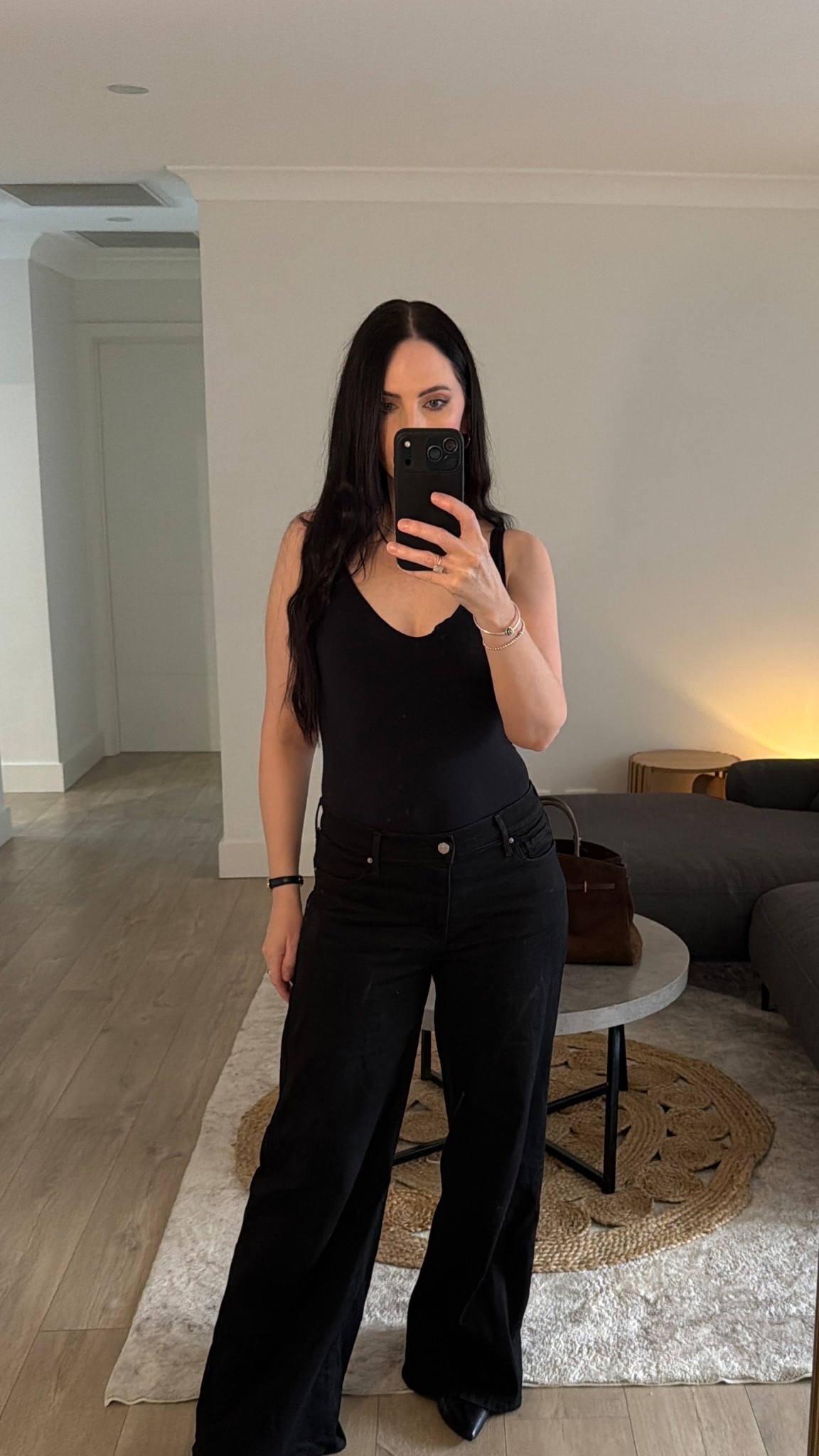 Simple elevated ootd #blackjeans #darkdenim #ootd #blackoutfit

#LTKaustralia