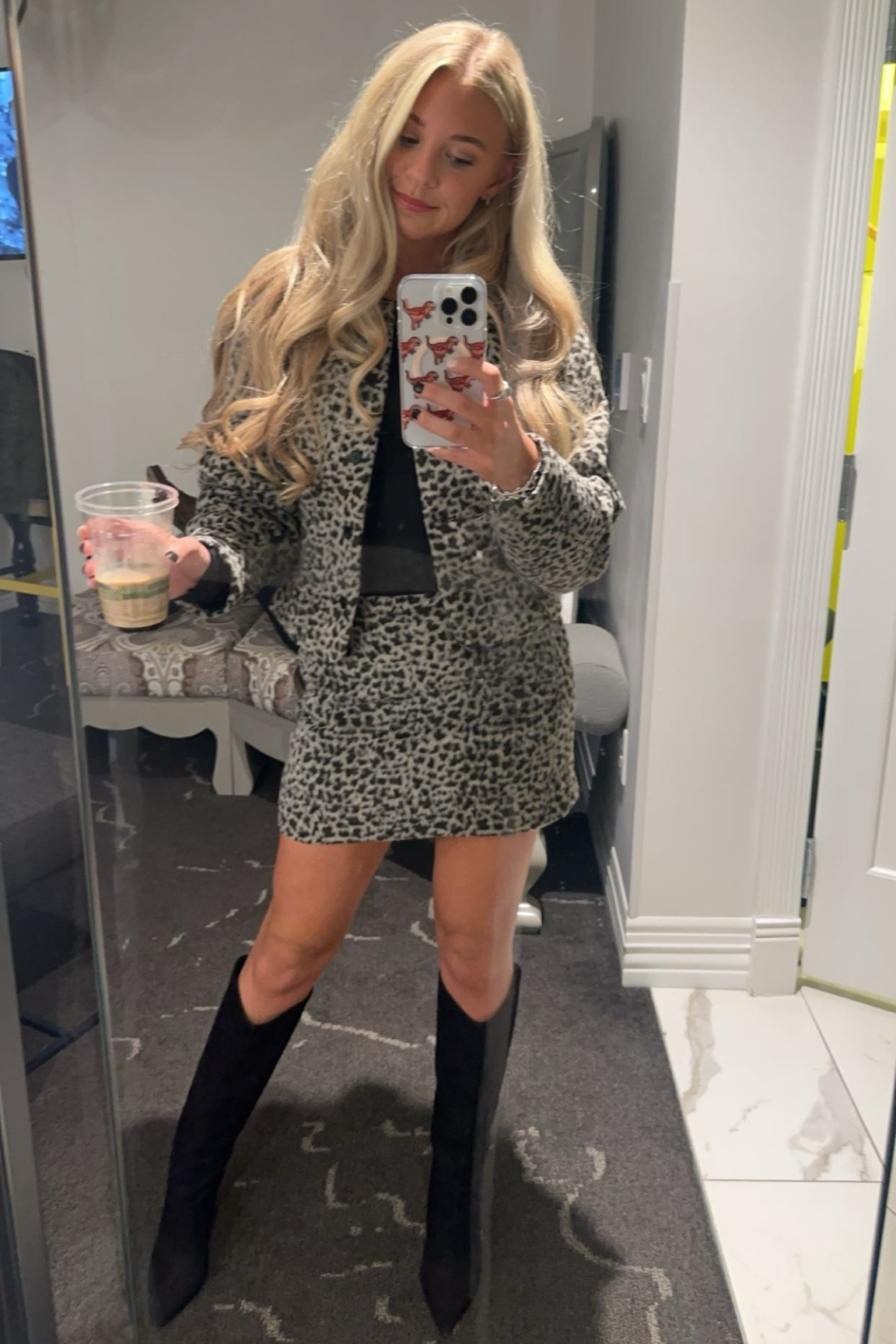 My staple boot for a chic and put together look! #schutz #boots #suede #blackboots #staple #timecapsulewardrobe 