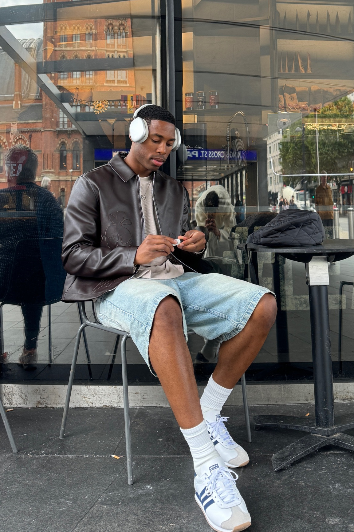 5 Ways to Rock 90s Outfits for Men in Everyday Life – styledean.com