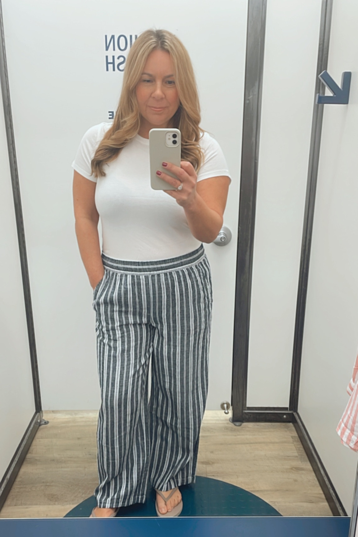 Wearing a medium in the linen blend pants and large in the tee







Midsize fashion, casual style, vacation outfits, work outfit  #ltkfind #ltkcurves

#LTKSeasonal #LTKworkwear #LTKunder50