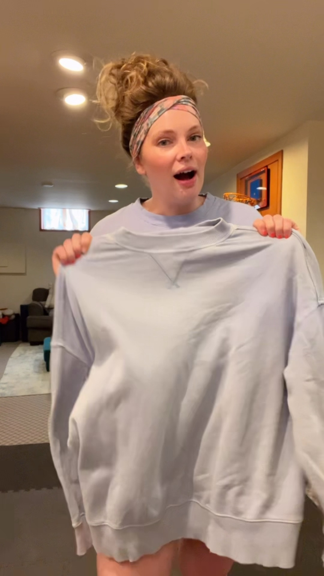 Workout fit of the day to start the week! 🩷

Size large in top and size medium or 6/8 in bottoms! Size medium in t-shirt + crewneck! 

#LTKdayinmylife #LTKootd #LTKfitnessgoals