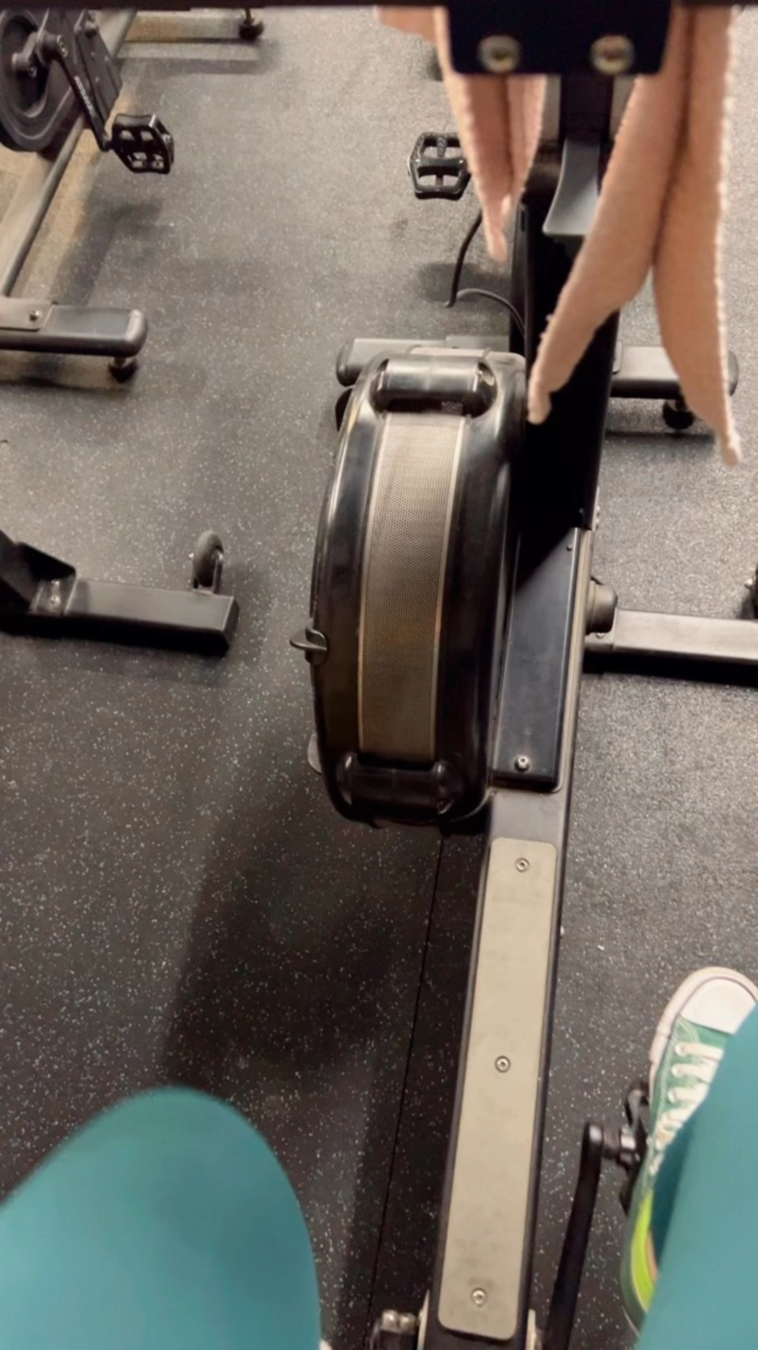 Since I was super early for my workout, I’m sharing my favorite CrossFit approved workout clothes and accessories for her: 

#LTKShoeCrush #LTKActive #LTKMidsize