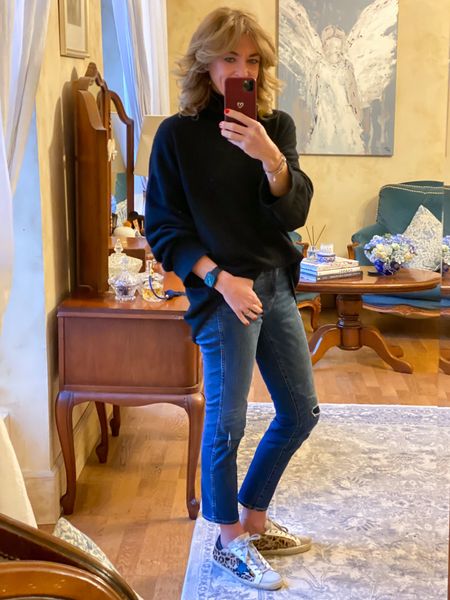 It’s a cosy oversized cashmere kind of day.
.
Jumper @h&m
Jeans @jcrew
Trainers @goldengoose
.
#everydaystyle #whatimwearing #everydayfashion #mystyle #timelessfashion #keepitsimple #mymidlifefashion #ootd 

#LTKeurope #LTKover40 #LTKstyletip