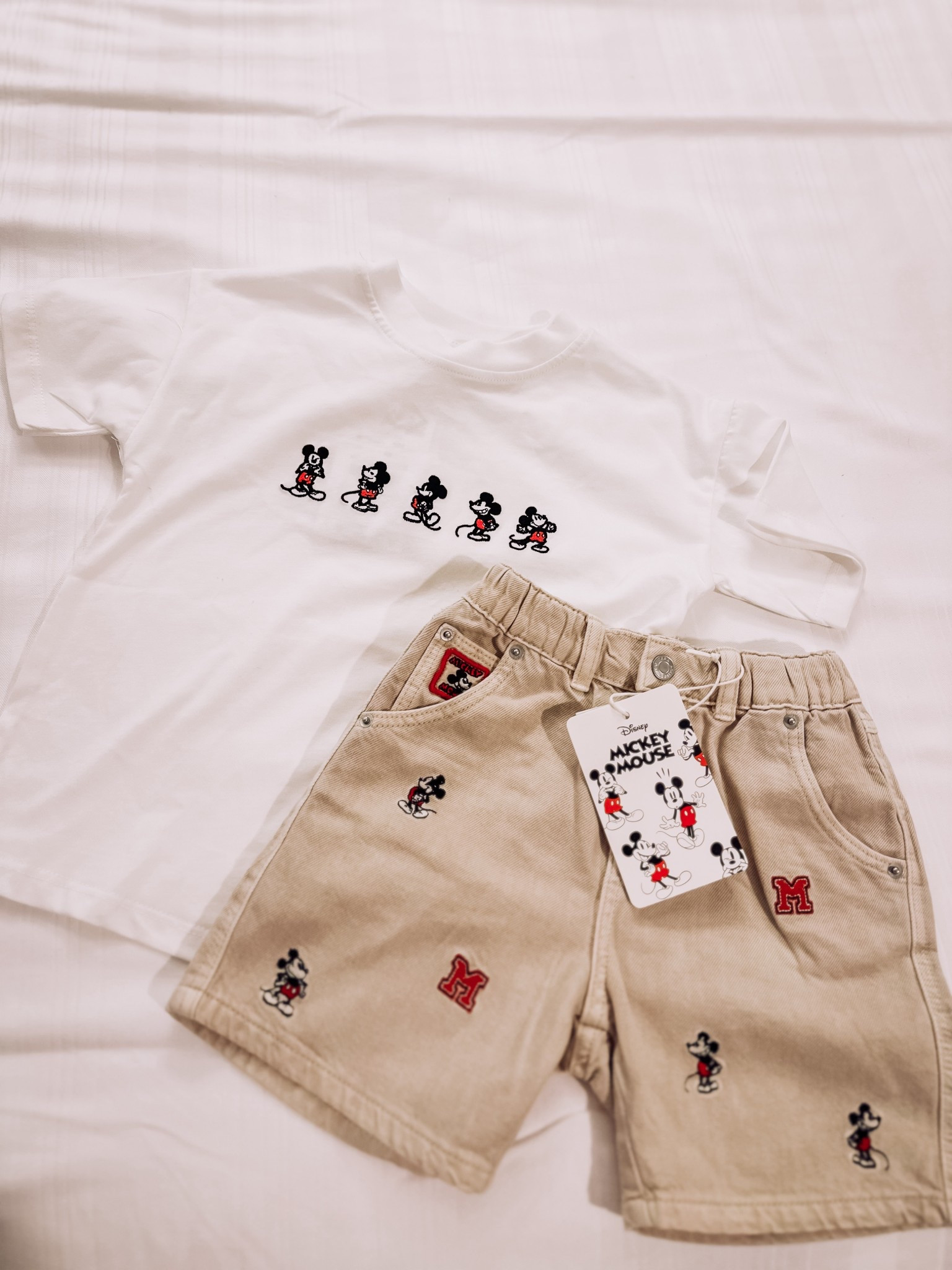 MINIMALIST MICKEY MOUSE TODDLER BOY OUTFIT INSPO | TODDLER BOY CLOTHING FOR THE THEME PARK | DISNEY OUTFIT INSPO #mickeymouse #toddlerclothing #toddlerboyoutfit #disneyootd #mickeymouseoutfit 

#LTKKids #LTKTravel