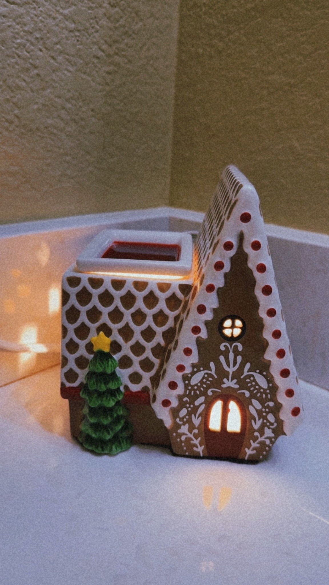 Cutey little wax warmer 🎄✨🥰

This version is from last year! I will link this years version! 

#LTKHoliday #LTKHome #LTKFindsUnder100