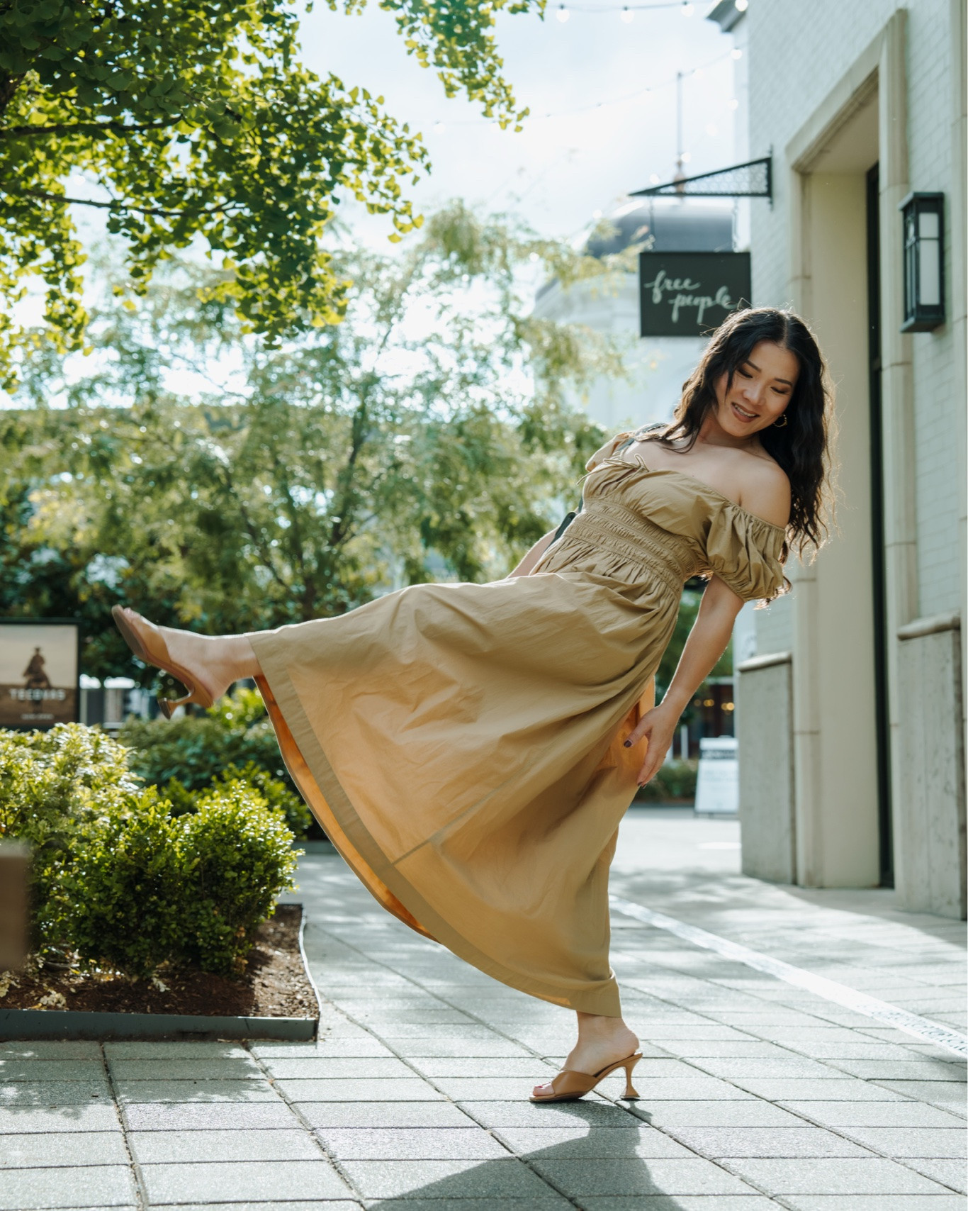 The kind of dress that does all the talking. Paired with my brand new @aminamuaddi heels & @hermes Constance bag for an effortlessly polished look.

#summerdress #deon #aminamuaddiheel #romanticdress #LTKover40

#LTKSeasonal