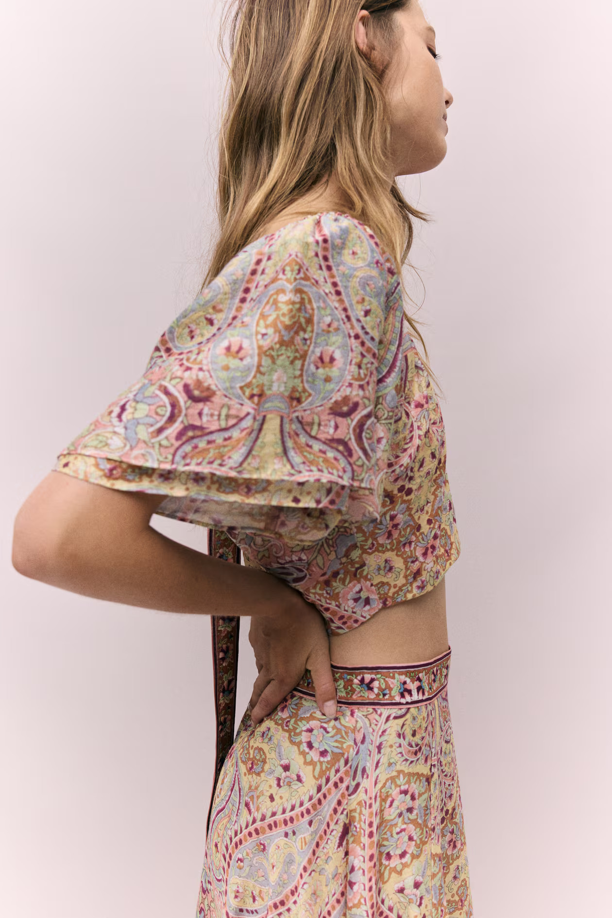 Top cropped en mezcla de lino | H&M (FR, IT, ES, PT, BE)