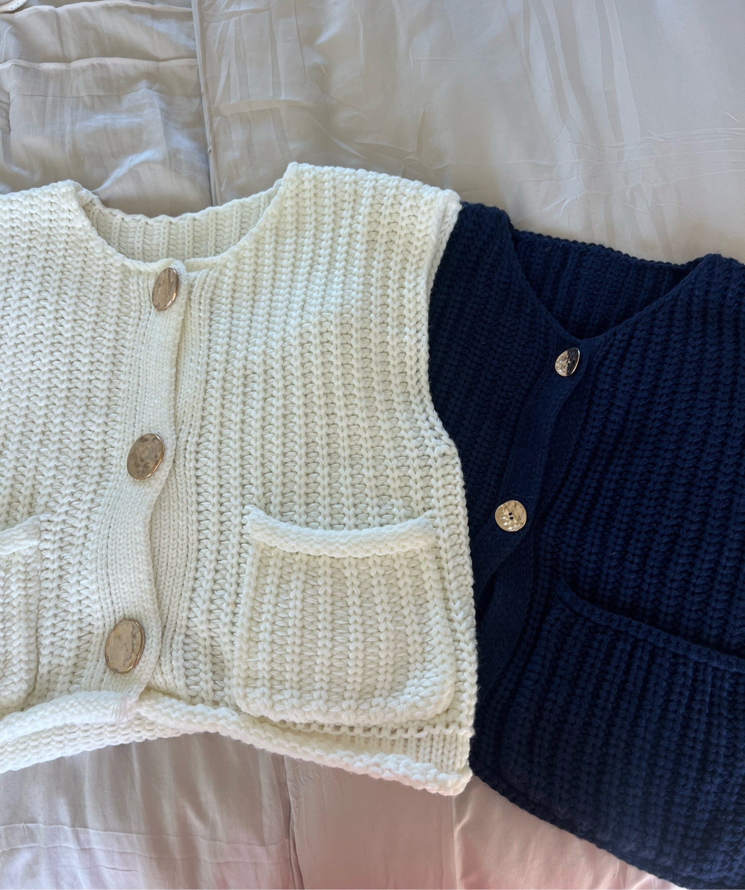 SHEIN white & navy sweaters!!! The cutest and BEST quality!!! I’m sooo impressed by this one 👏🏼👏🏼👏🏼 #Shein