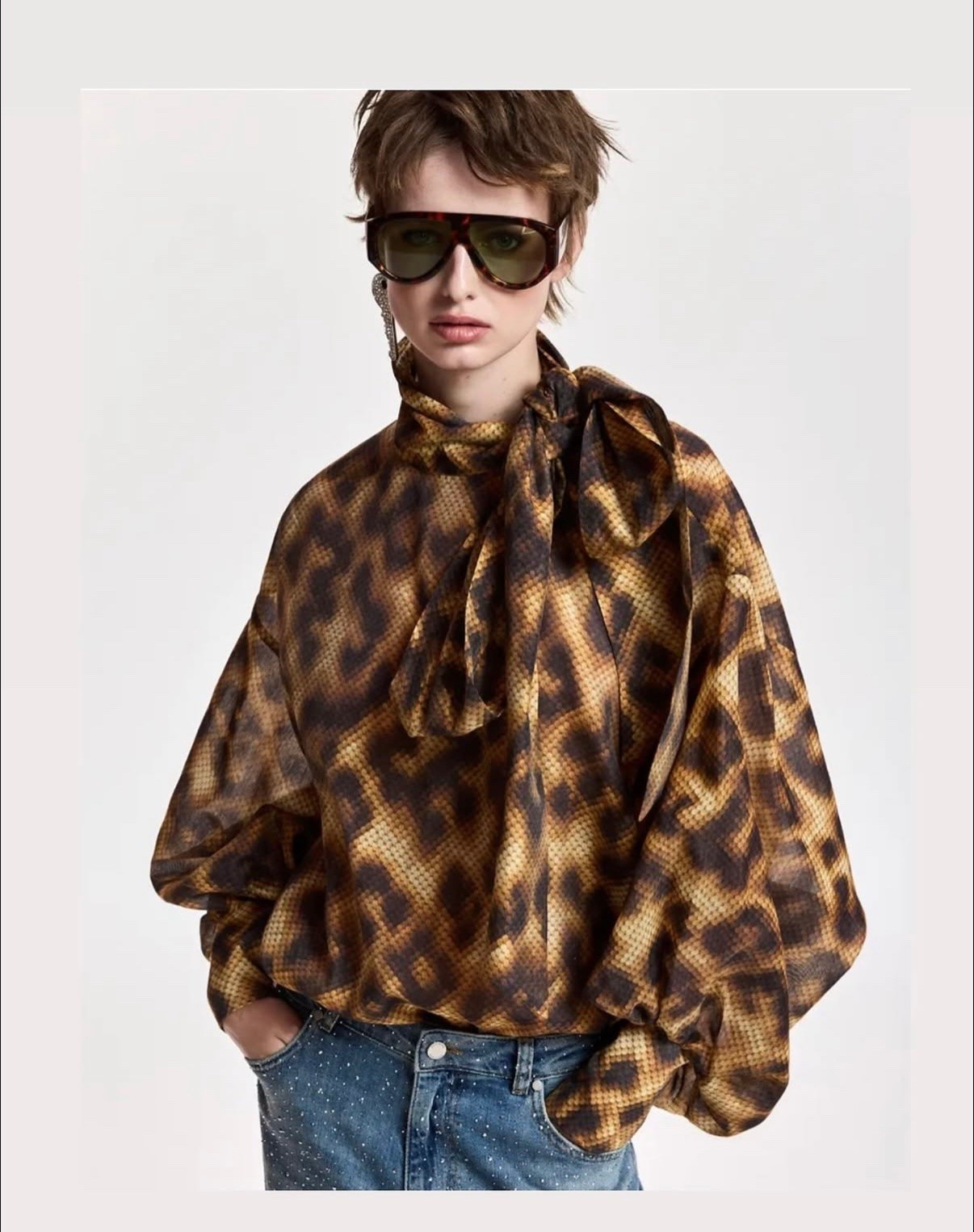 Coolest fall patterned blouse