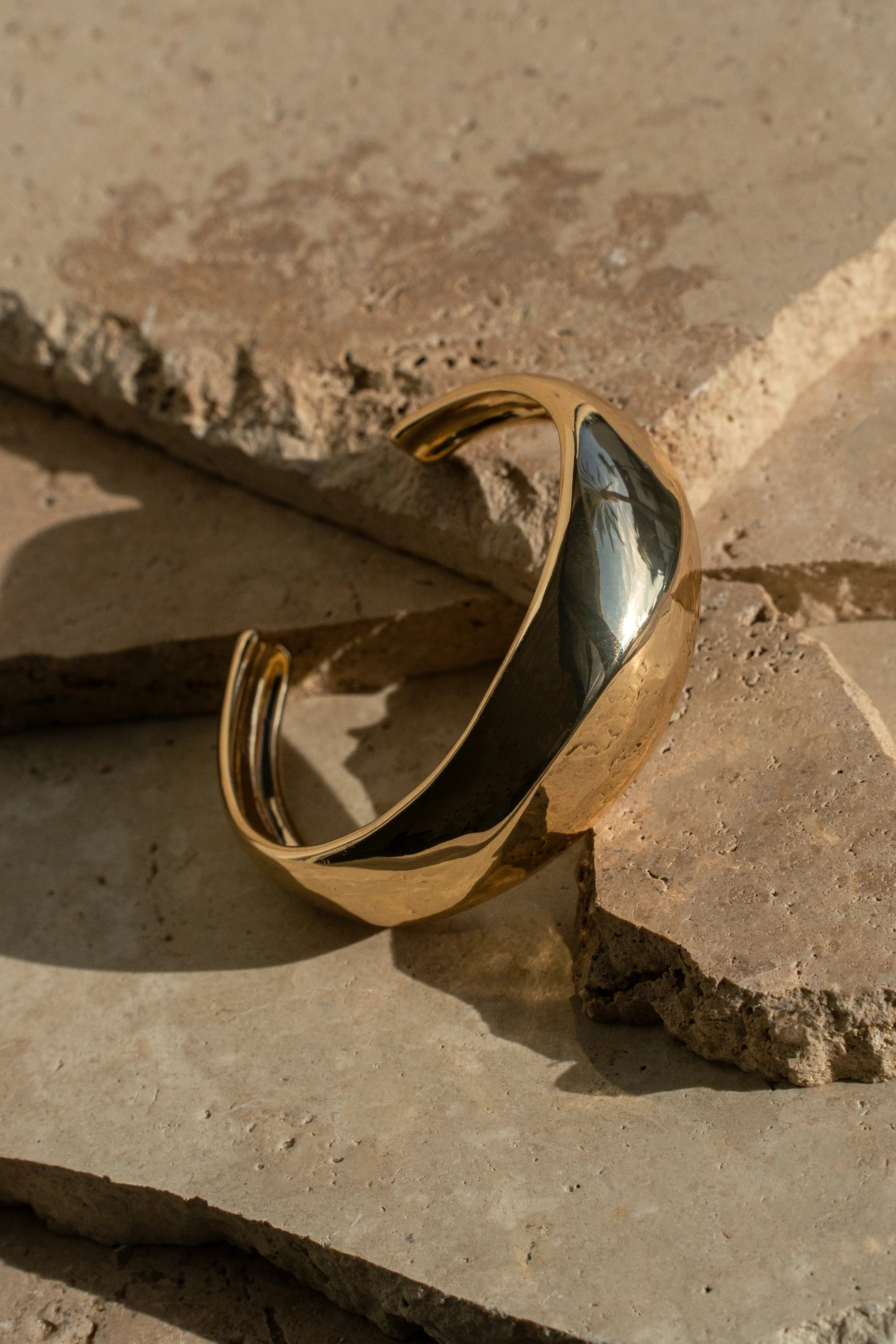 Gold Emi Cuff Bracelet | JLUXLABEL