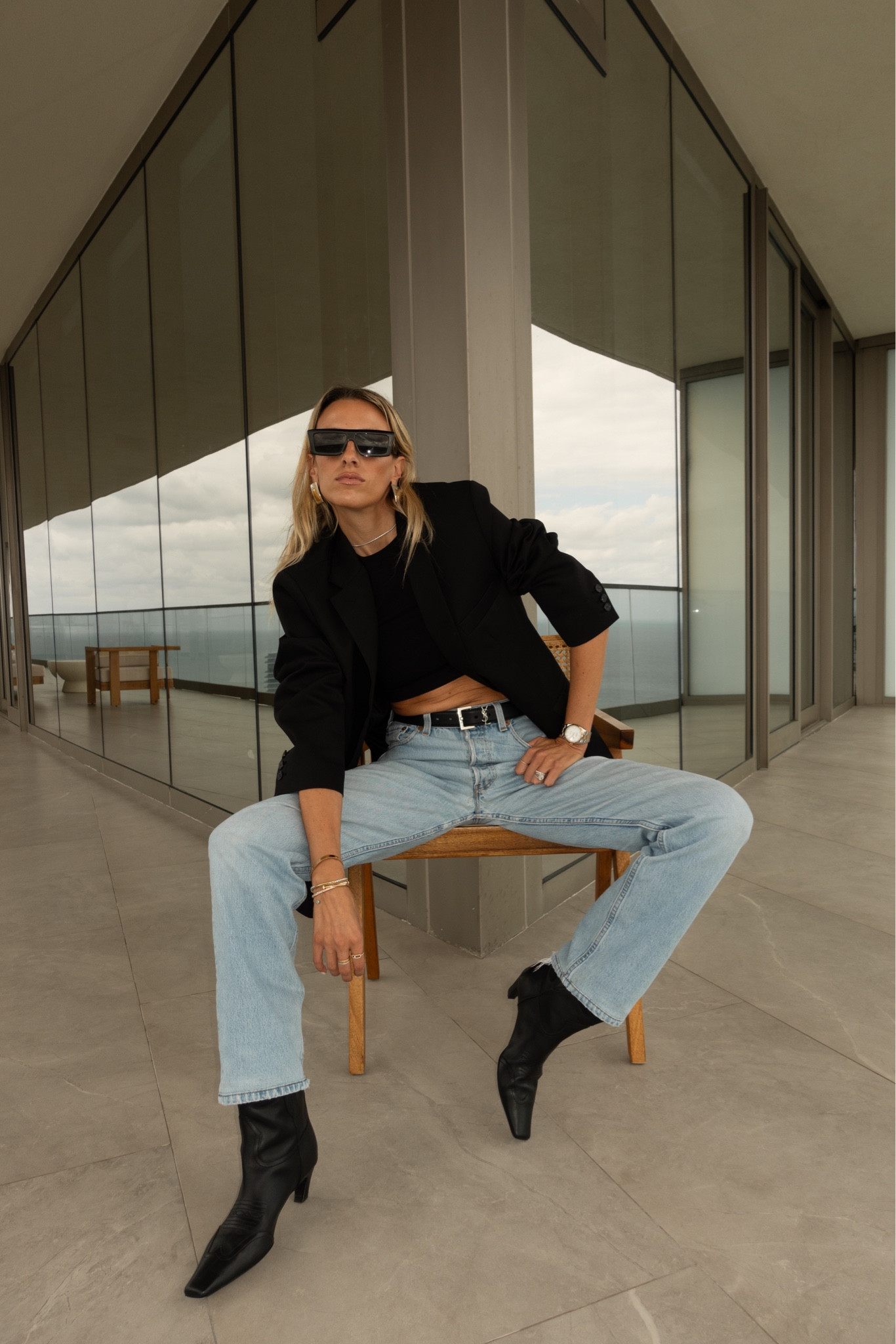 Effortless vintage Levi’s look with the blazer available at www.Lisadicicco.com

Fall outfits, jeans, boots

#LTKshoecrush #LTKitbag #LTKstyletip