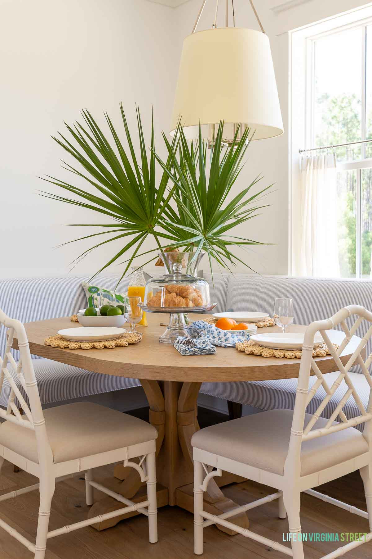 Modern coastal dining room decor 🙌🏻🙌🏻

#LTKSeasonal #LTKHome #LTKdayinmylife