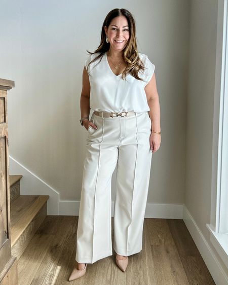 Business Casual Workwear

Fit tips: blouse size down if inbetween, L // pants size up, XL

Summer  workwear  summer outfit  summer fashion  neutral work outfit  workwear  midsize fashion  midsize outfit  business professional outfit  the recruiter mom  

#LTKStyleTip #LTKWorkwear #LTKMidsize