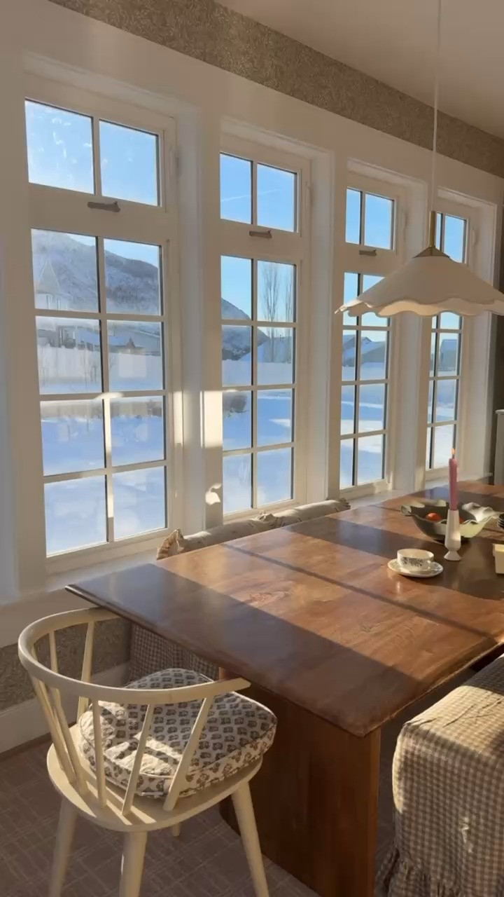 the textures and warmth in this dining room 😍 

 #LTKHome
