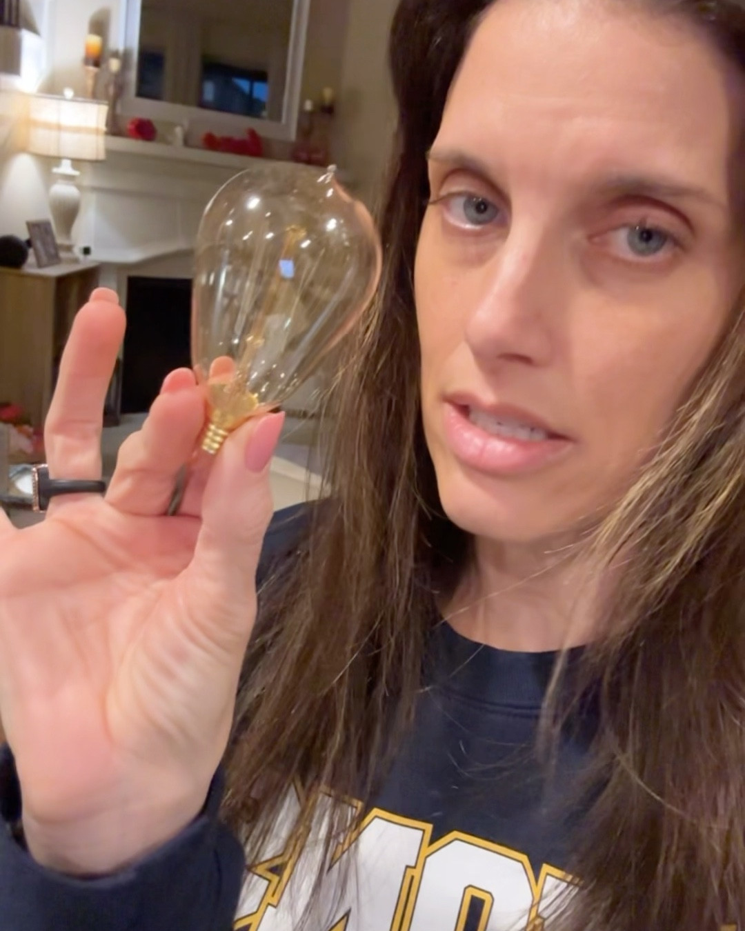 Incandescent lightbulbs! Bringing the 80’s & 90’s back 💡

#LTKmomlife #LTKselfcare #LTKdayinmylife