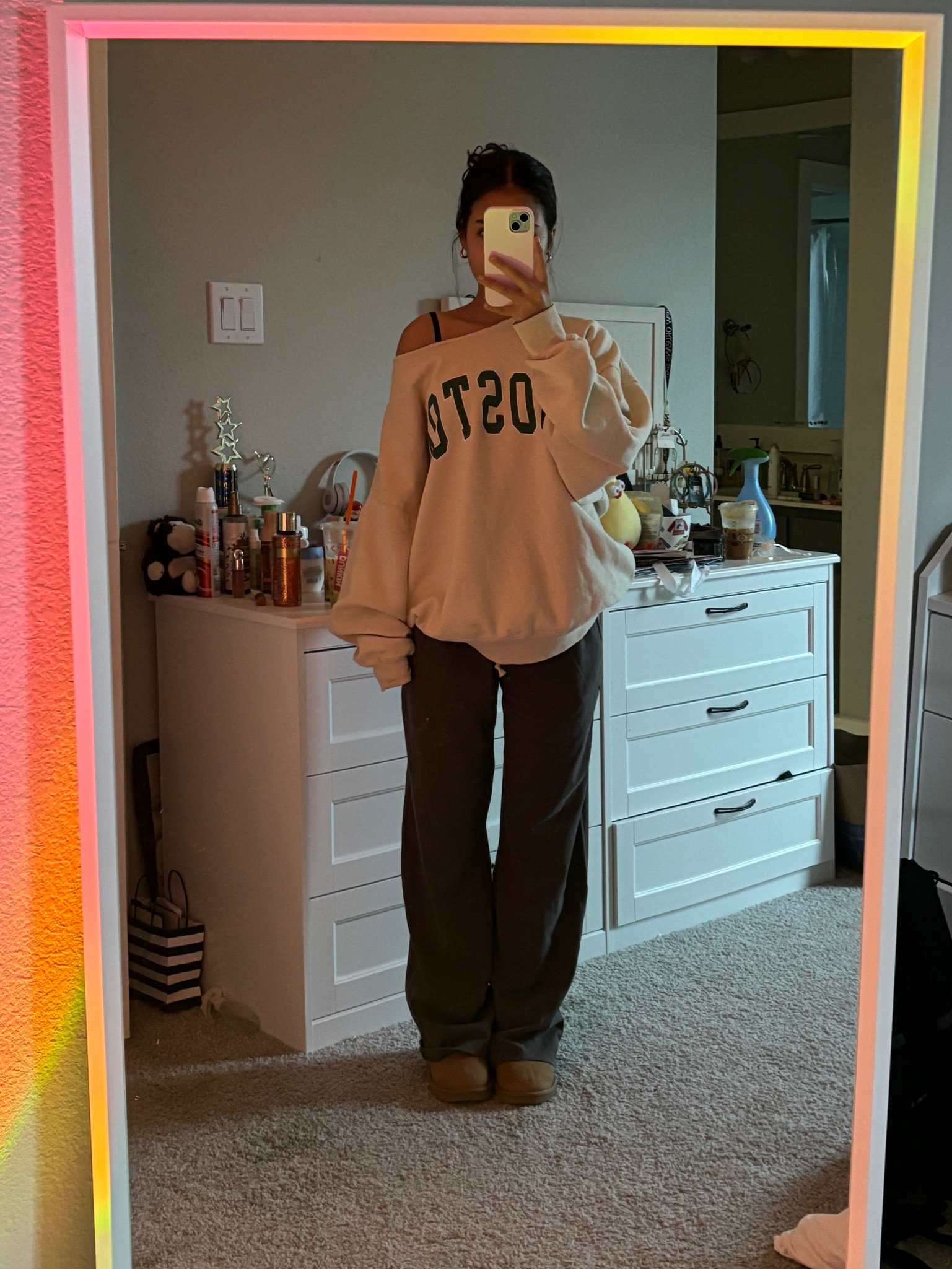 instead of greenwich it says boston! I cut the crew
Shoe size: 6