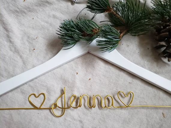 Personalized hanger with Pink/ Gold Wire, Custom Name hanger, Bride Hanger,Wedding Hanger,Gift fo... | Etsy (US)