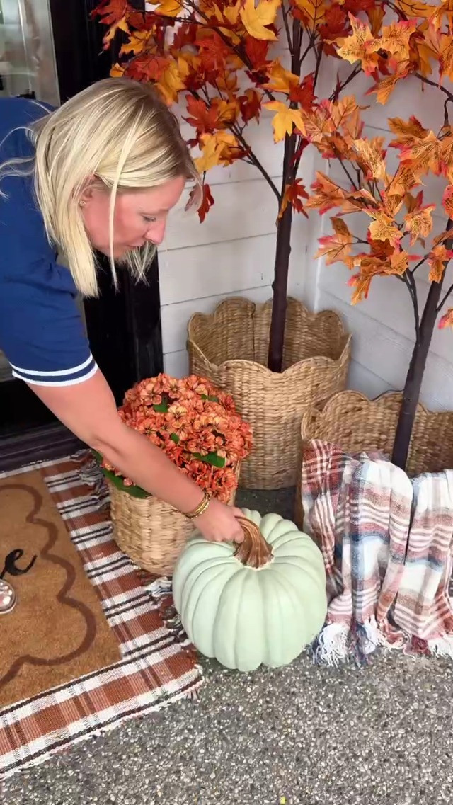 Watch Decorate early, spend less, and skip the maintenance. on Amazon Live | Amazon (US)