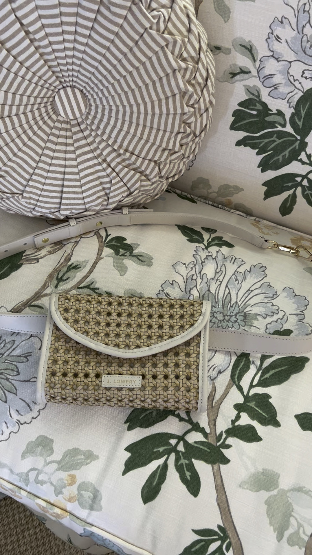 My perfect Summer bag that’s a belt bag, crossbody and clutch all in one! Use code BROOKE10 for 10% off! 

#beltbag #canebag #jlowery #clutch 

#LTKitbag