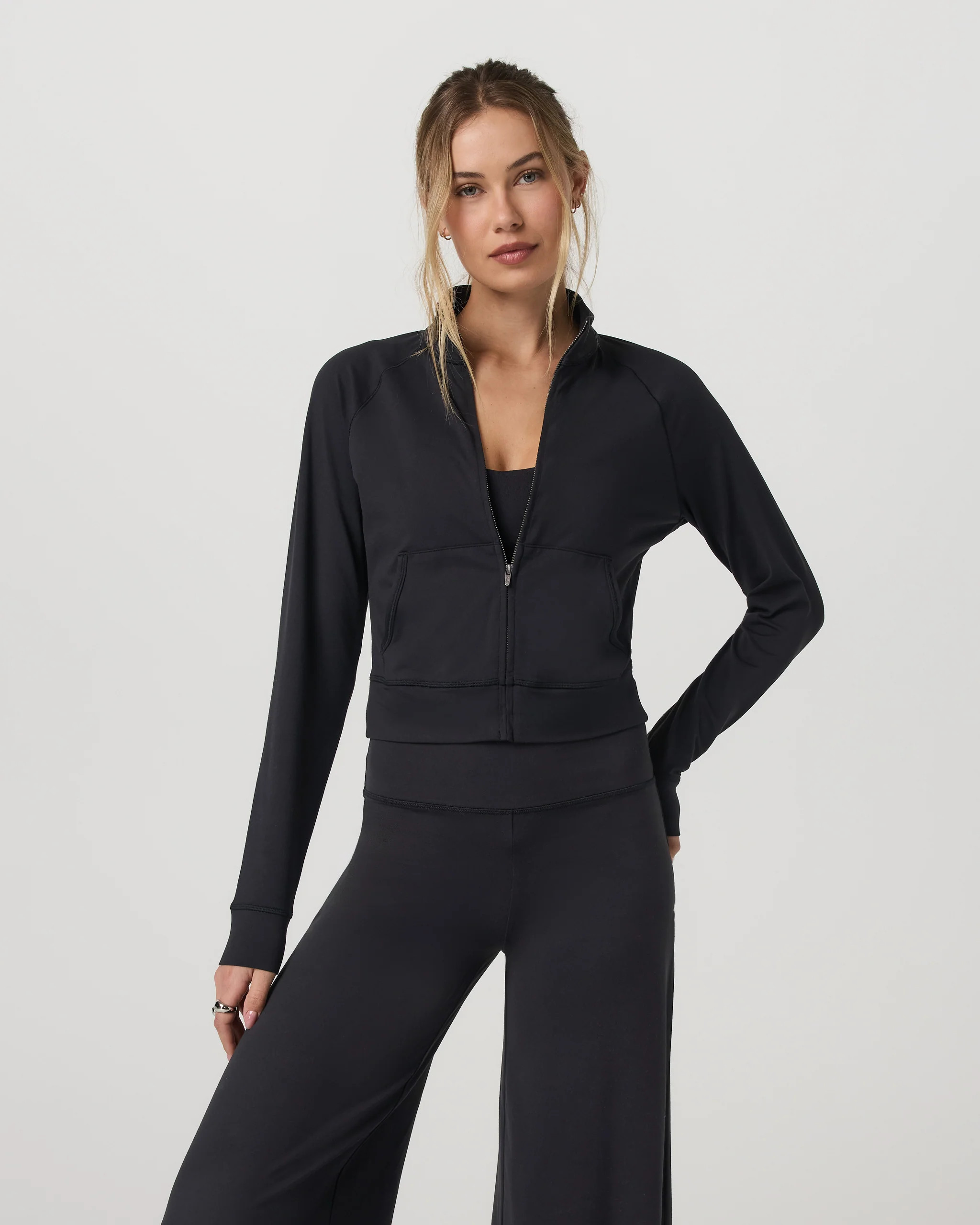 Halo Mini Track Jacket – Women's Solid Black Cropped Zip-Up – Vuori | Vuori Clothing (US & Canada)