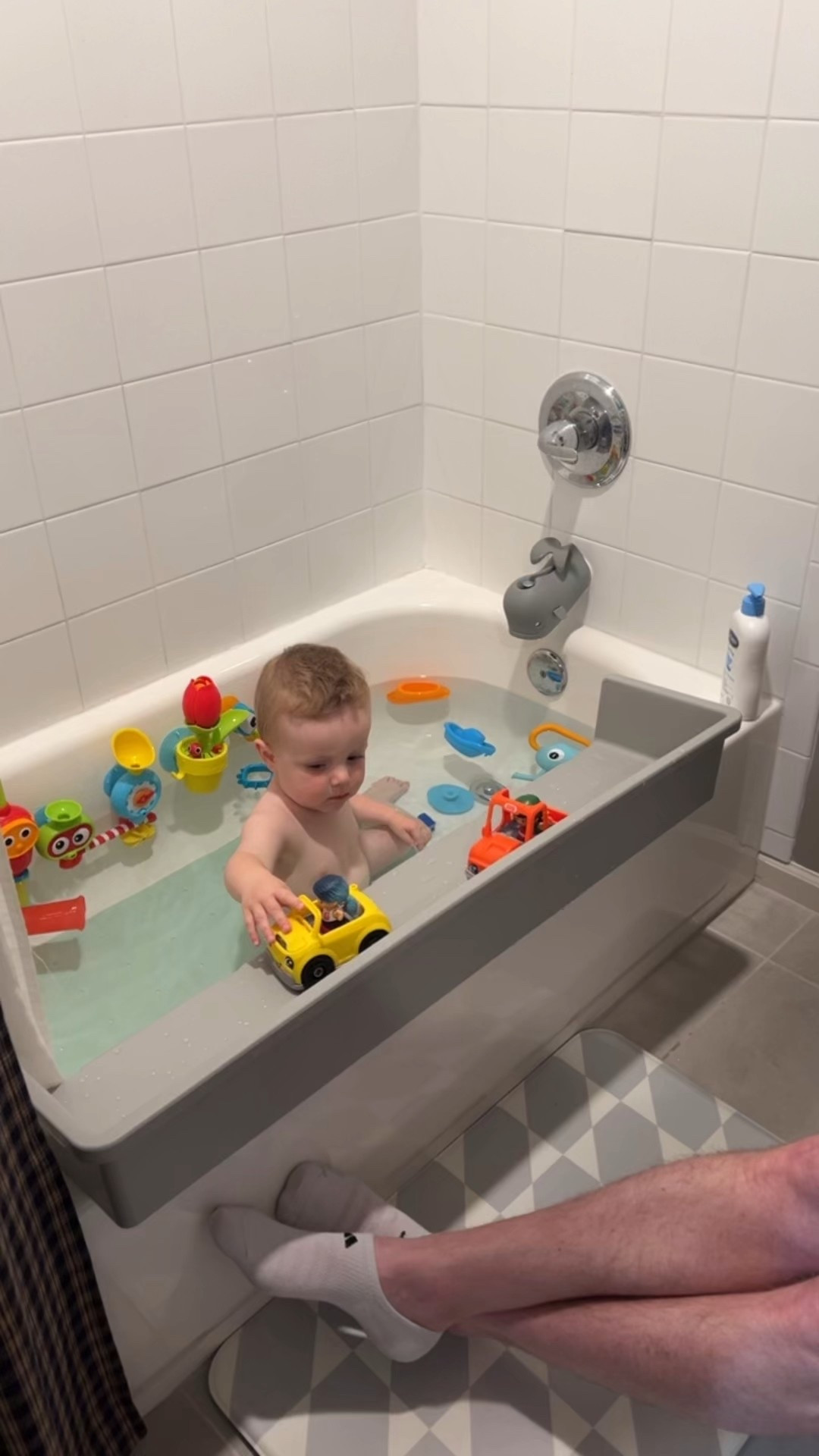 Best bathroom/tub invention ever for toddlers/kids? Probably  

#LTKFamily #LTKHome #LTKKids