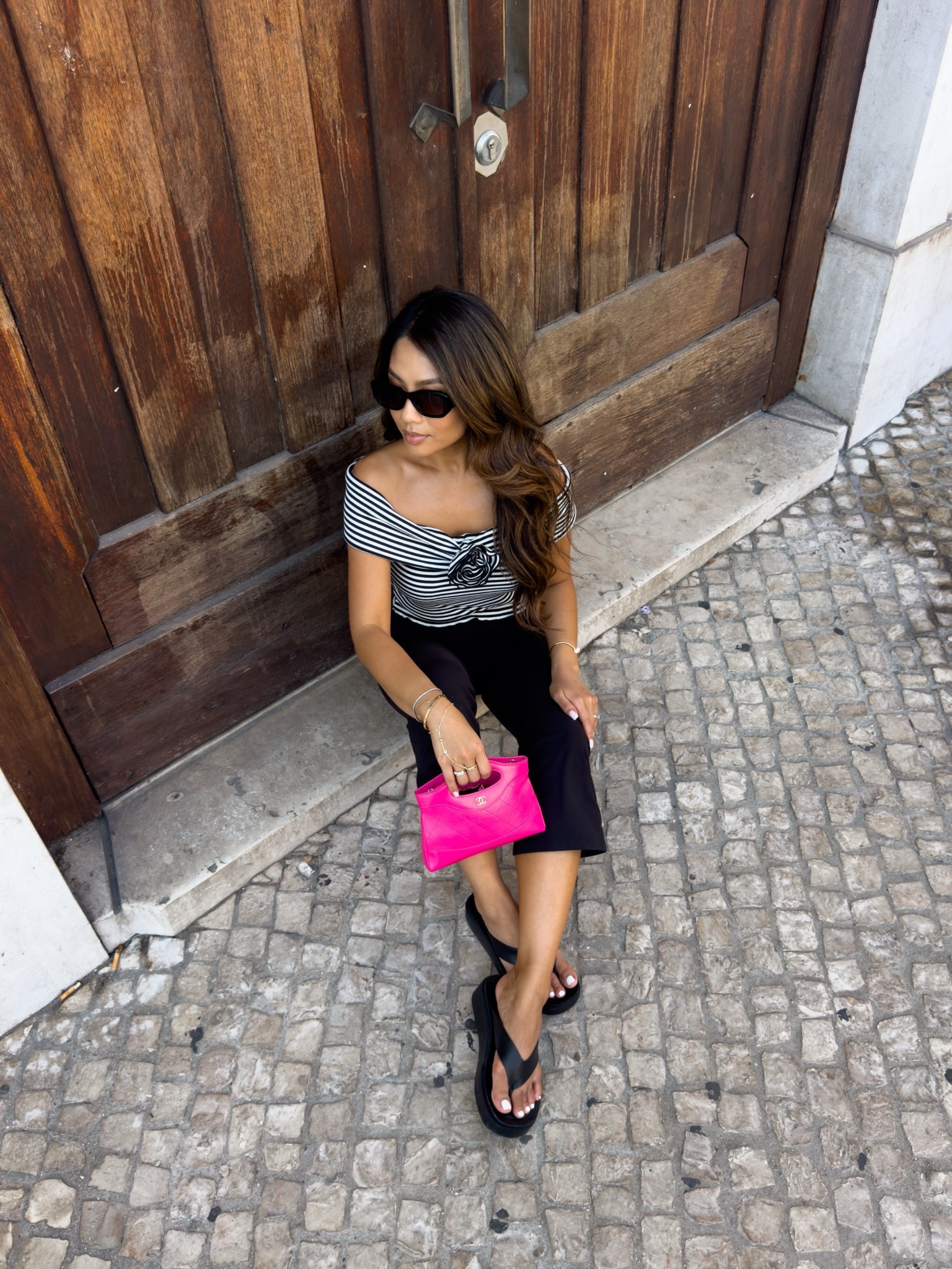 first ootd in Lisbon 🇵🇹💘 

sizing:
top - tts, xs 
capris - I size up to a small in all my 437 pieces 
Platform flip flops - tts