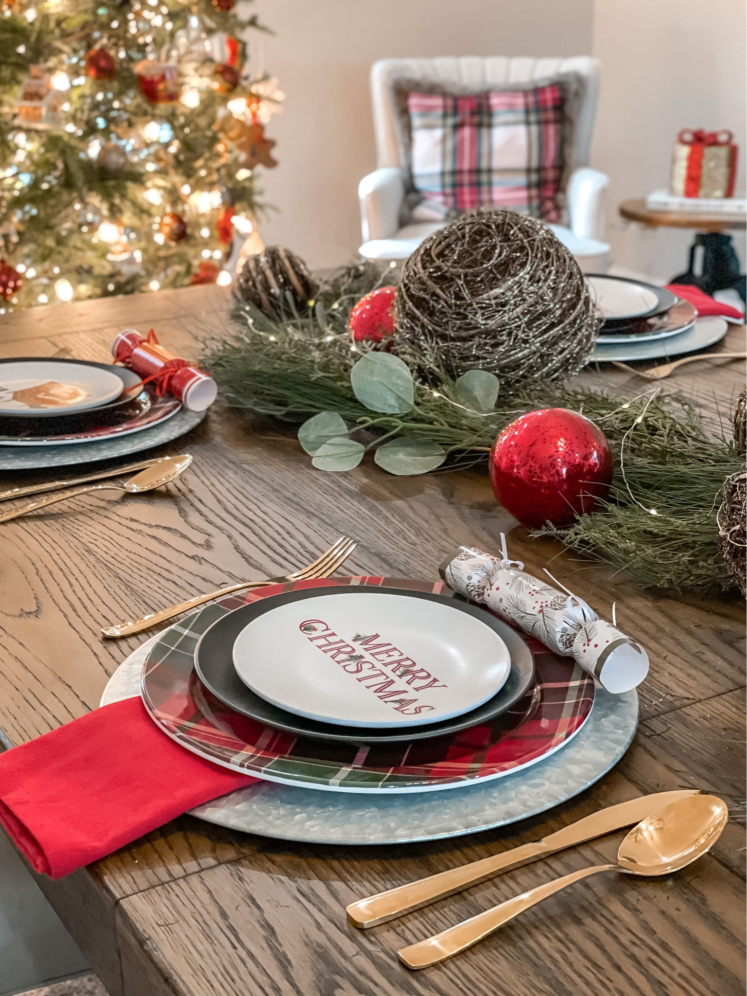 Traditional Christmas tablescape

#LTKHoliday #LTKSeasonal #LTKhome