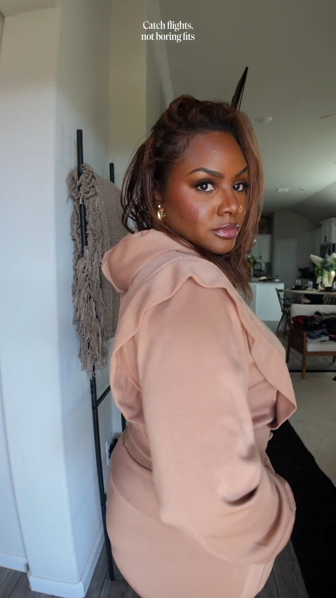 Soft life in the sky starts with the fit. & the best way to create soft life is starting with a @chicmeofficial set ! 



Earrings @amazon 
Set @chicmeofficial 
Shoes @nike 
Hat @pacsun (old) 
Bag @coach 

#LTKootd #LTKgrwm #LTKFindsUnder100