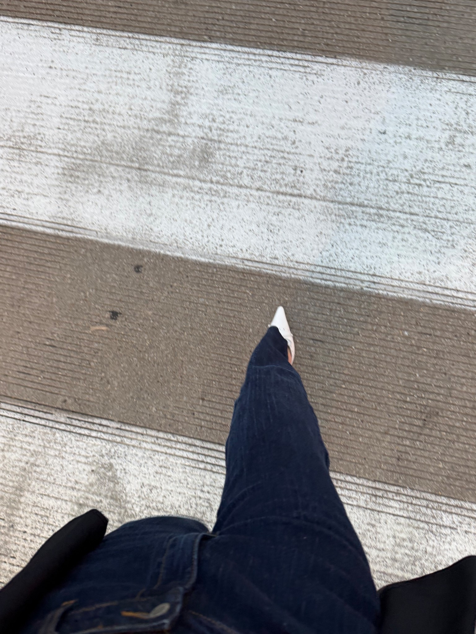 Favorite dark washed jeans are from J.crew but this exact pair is the J.galt dark blue jeans from Pacsun :)