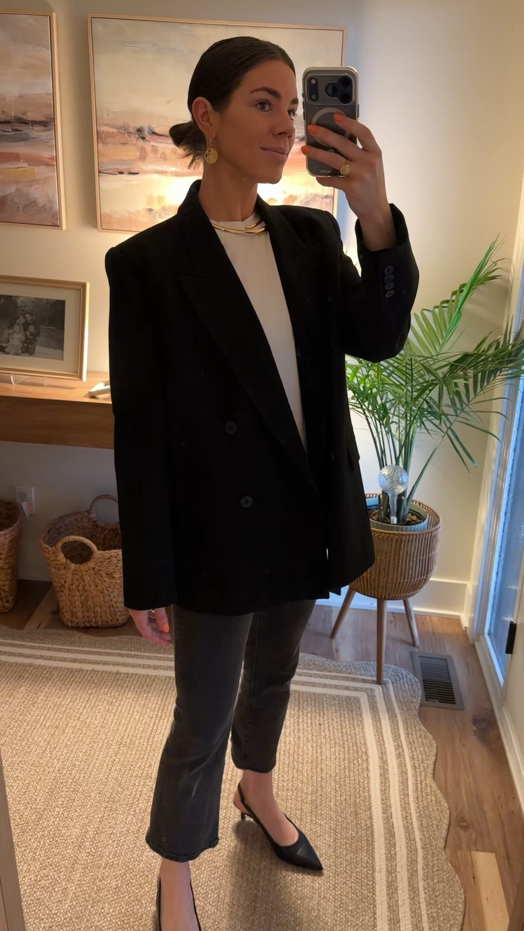 Smart casual work look. 5’7 size small/4


Wearing a small in the blazer and a 28 in the jeans. 


@OAK + FORT blazer has been one of my most worn purchases this year! 

#LTKgrwm #LTKootd #LTKWorkwear